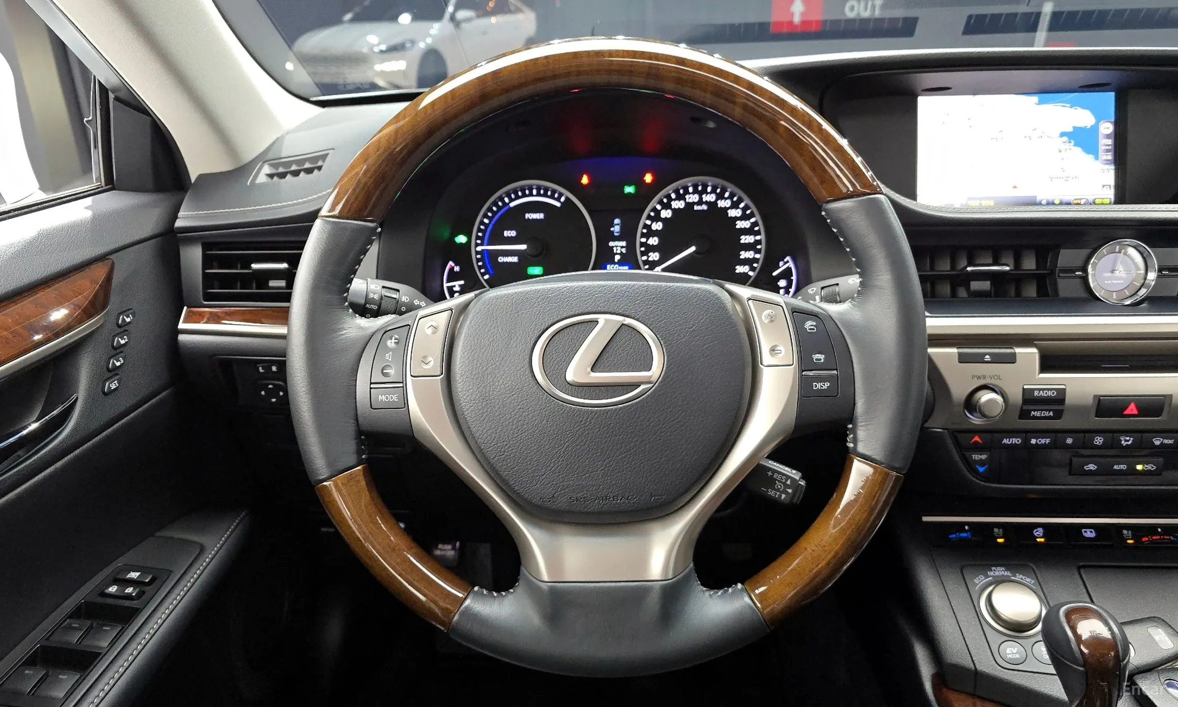 Lexus New ES300h превью 13