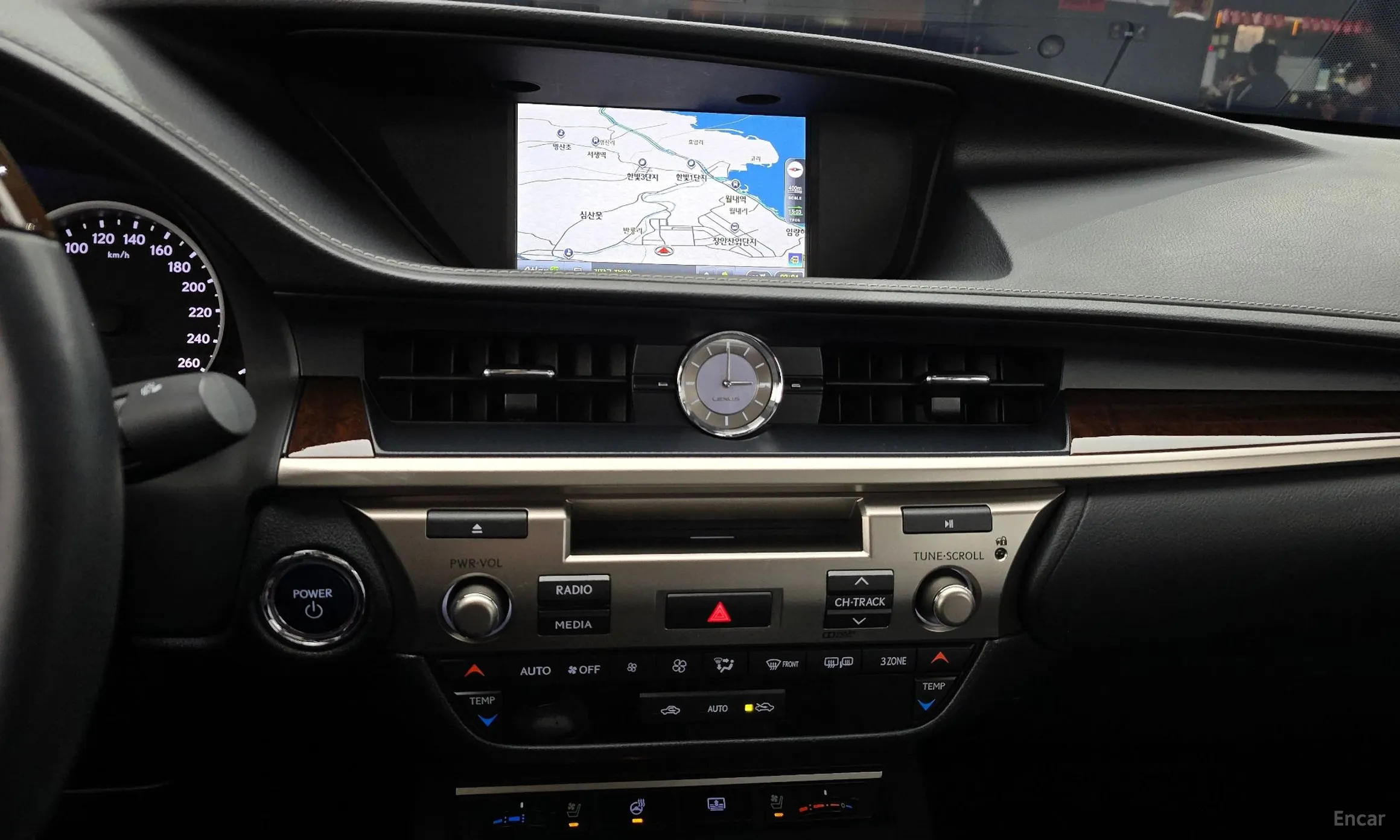 Lexus New ES300h превью 15