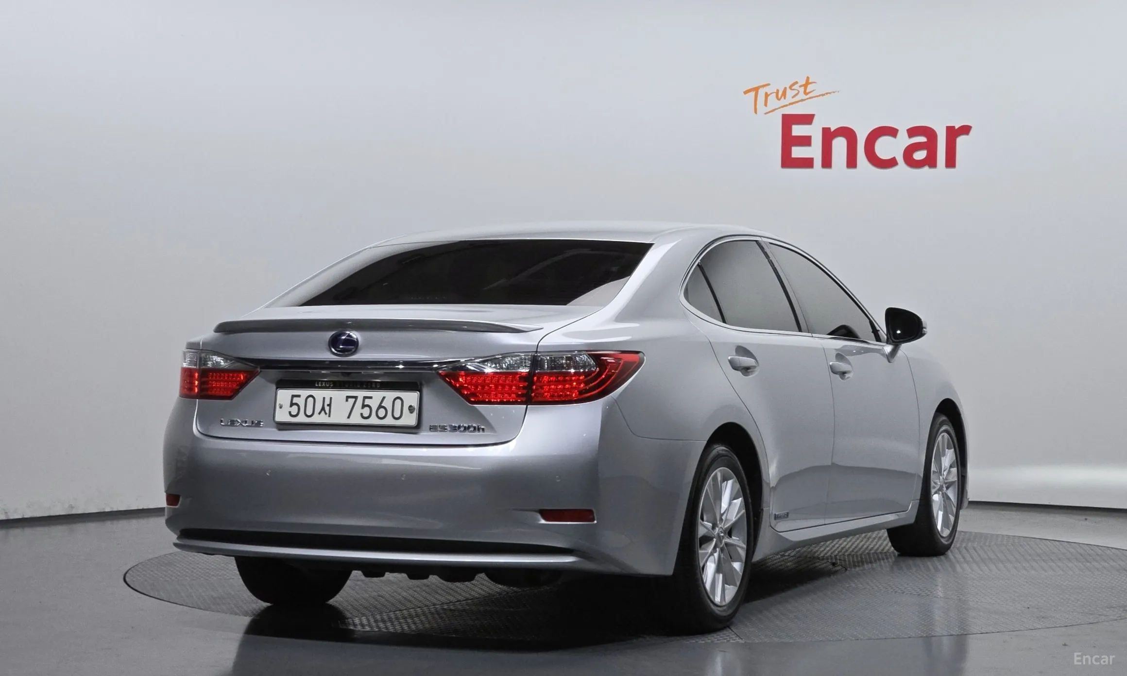 Lexus New ES300h