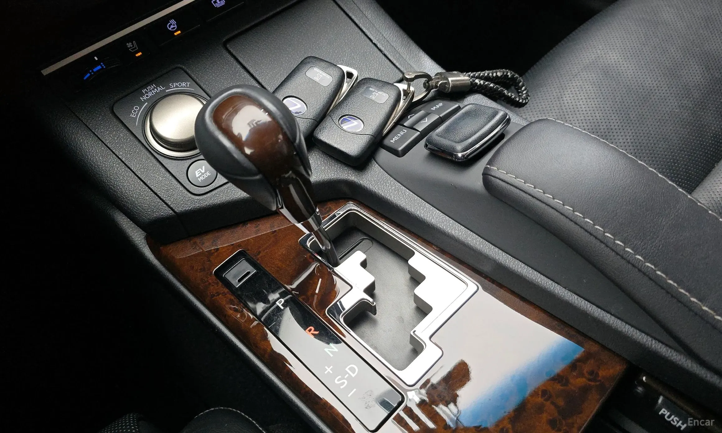Lexus New ES300h превью 9
