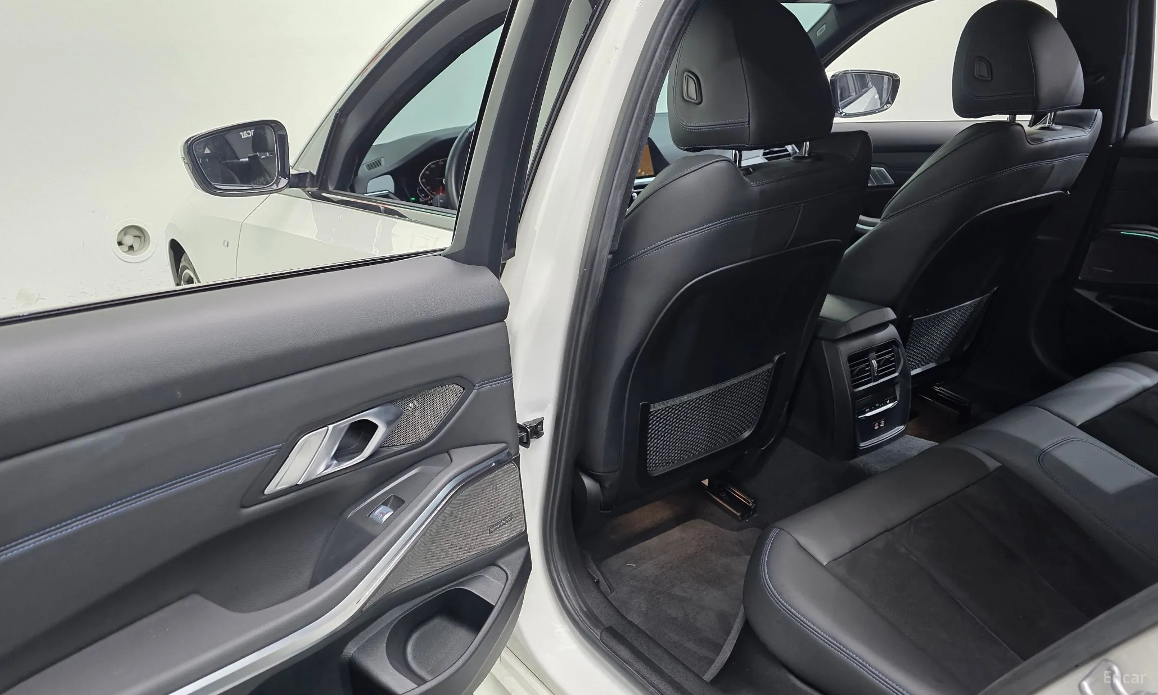 BMW 3 Series (G20) превью 18