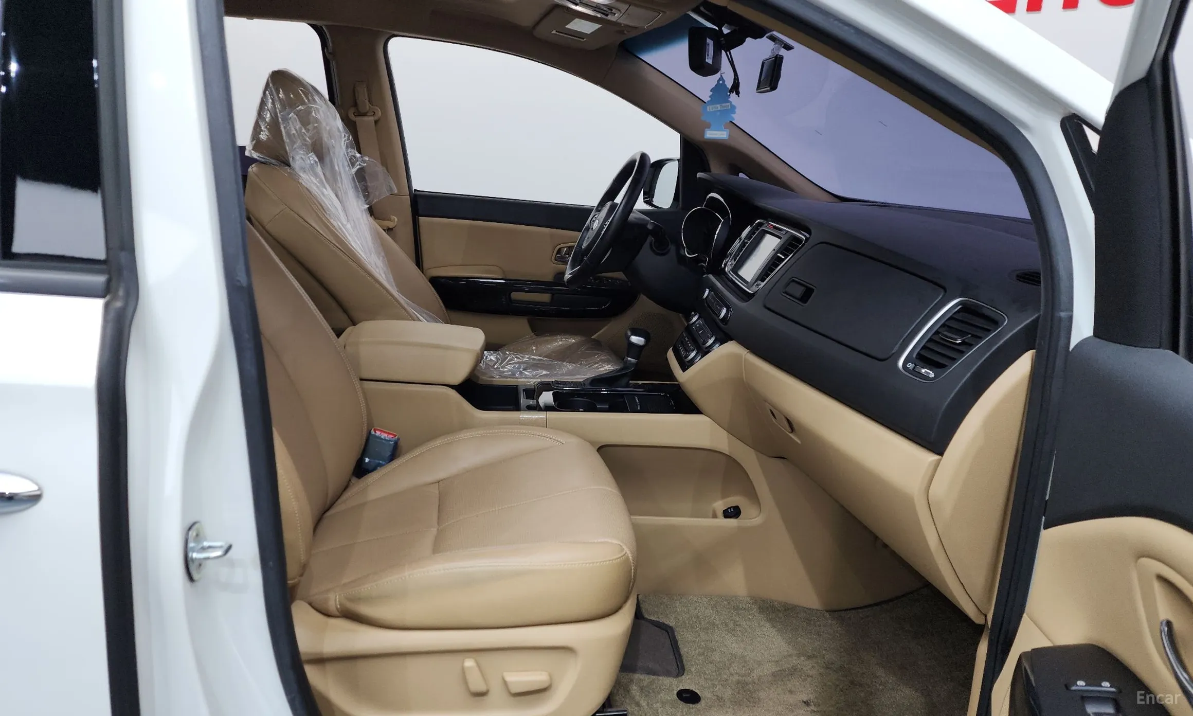 Kia Carnival превью 11