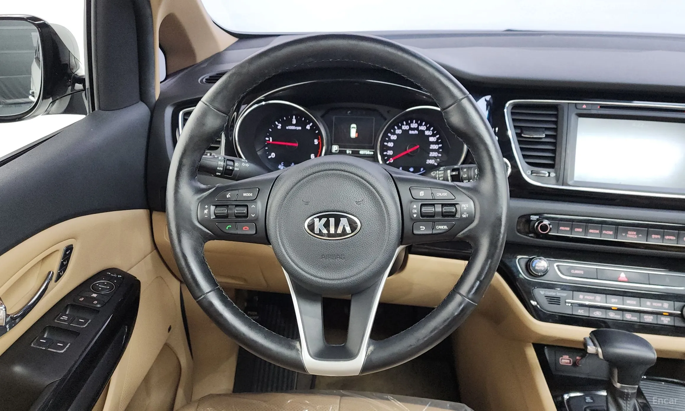 Kia Carnival превью 13