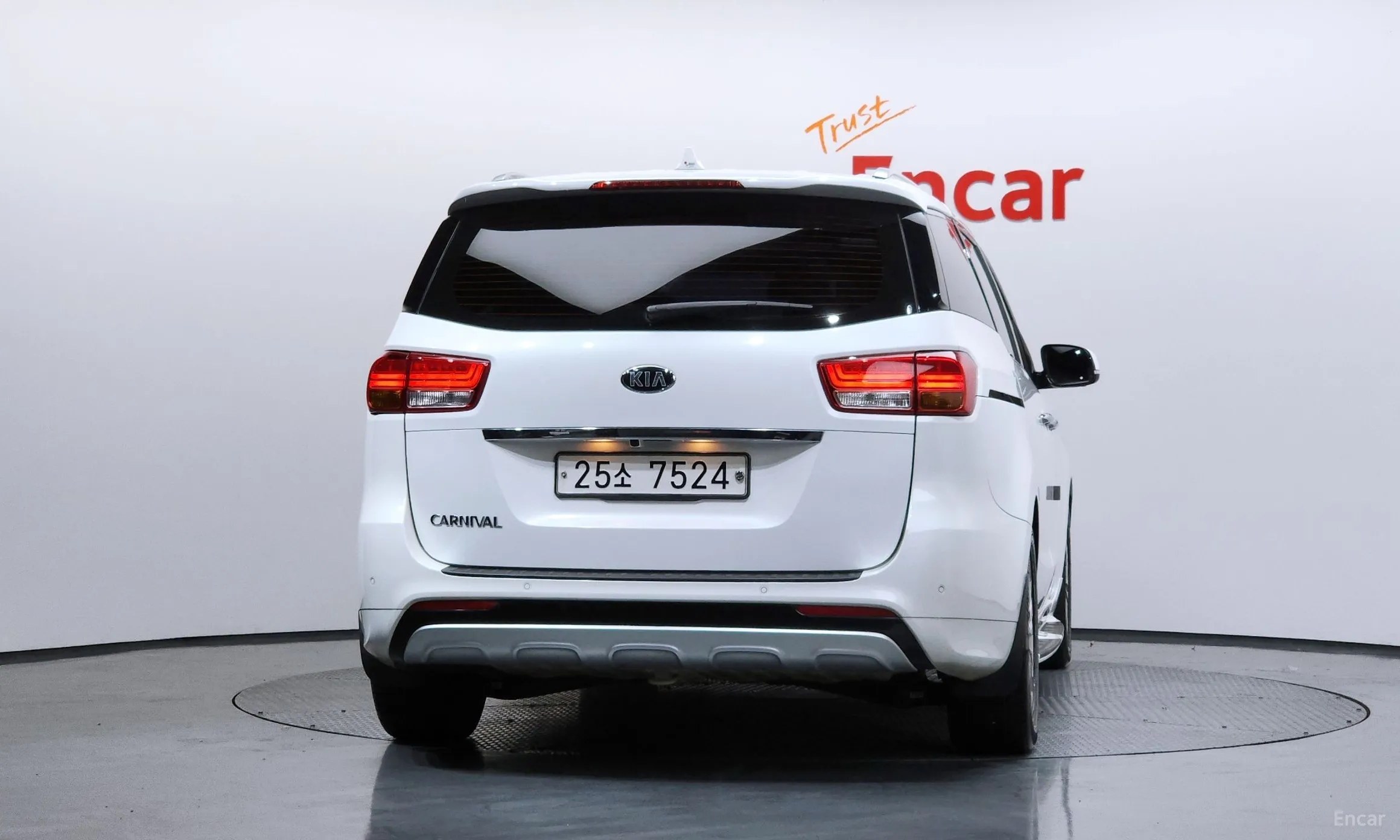 Kia Carnival превью 4