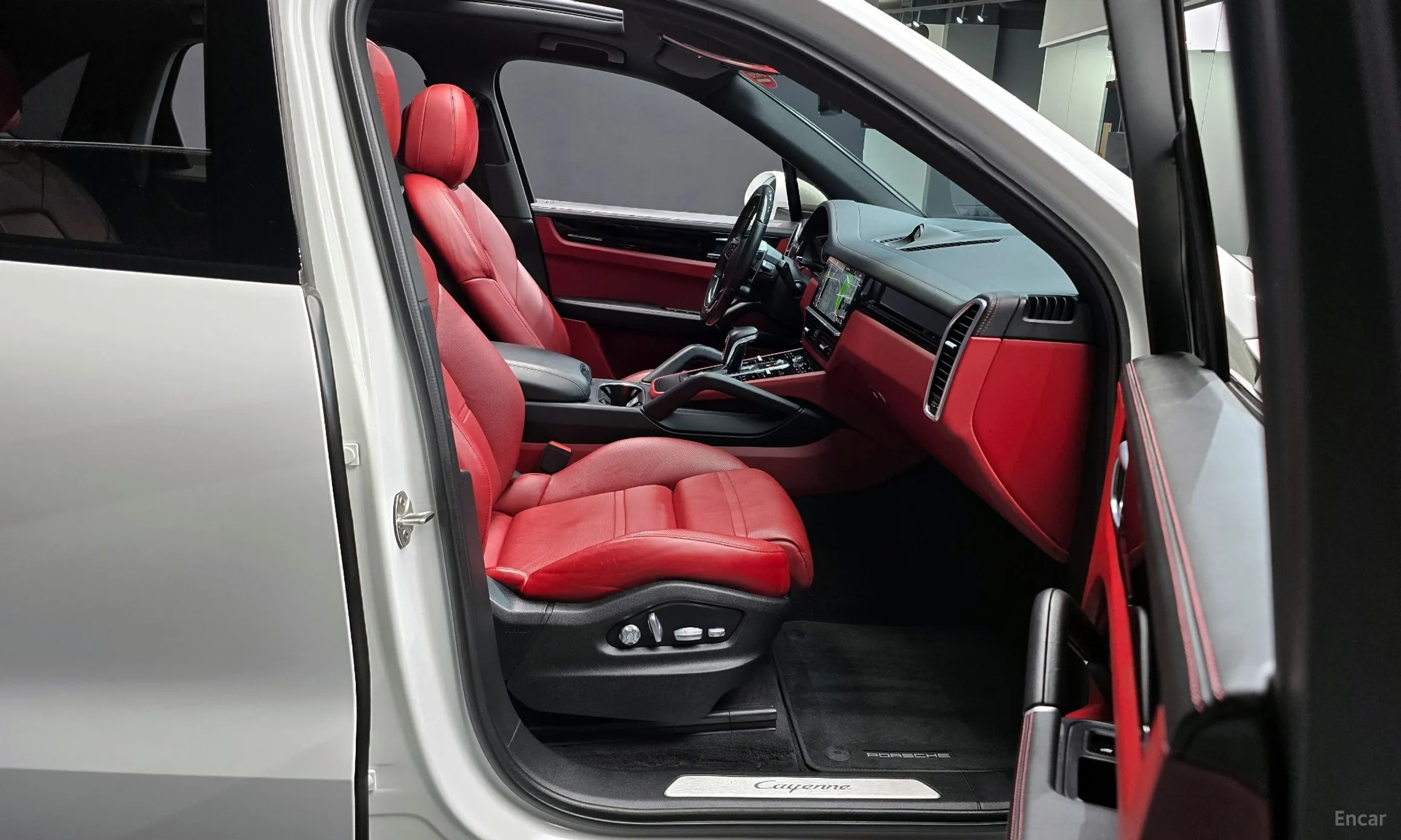 Porsche Cayenne (PO536) превью 10