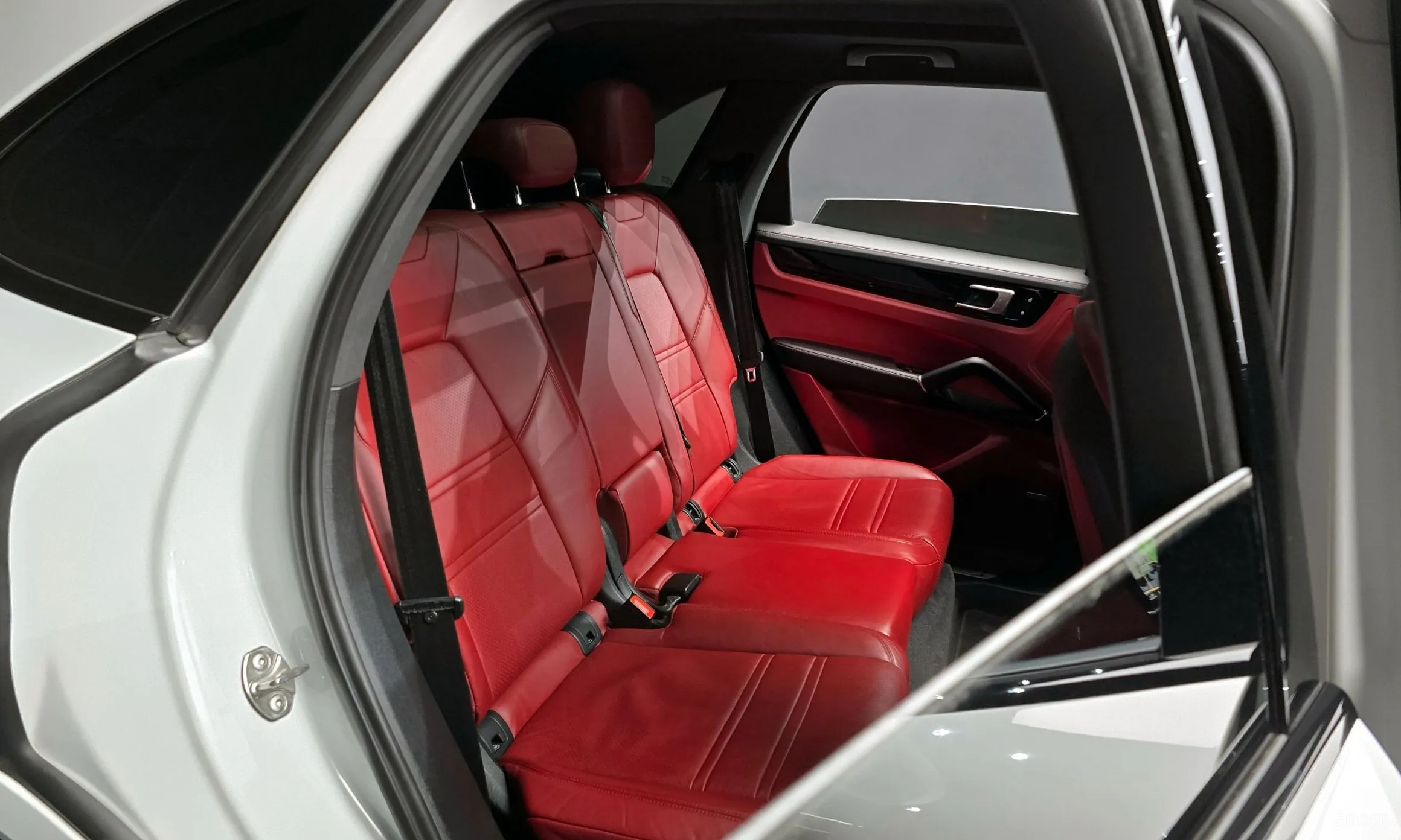 Porsche Cayenne (PO536) превью 12