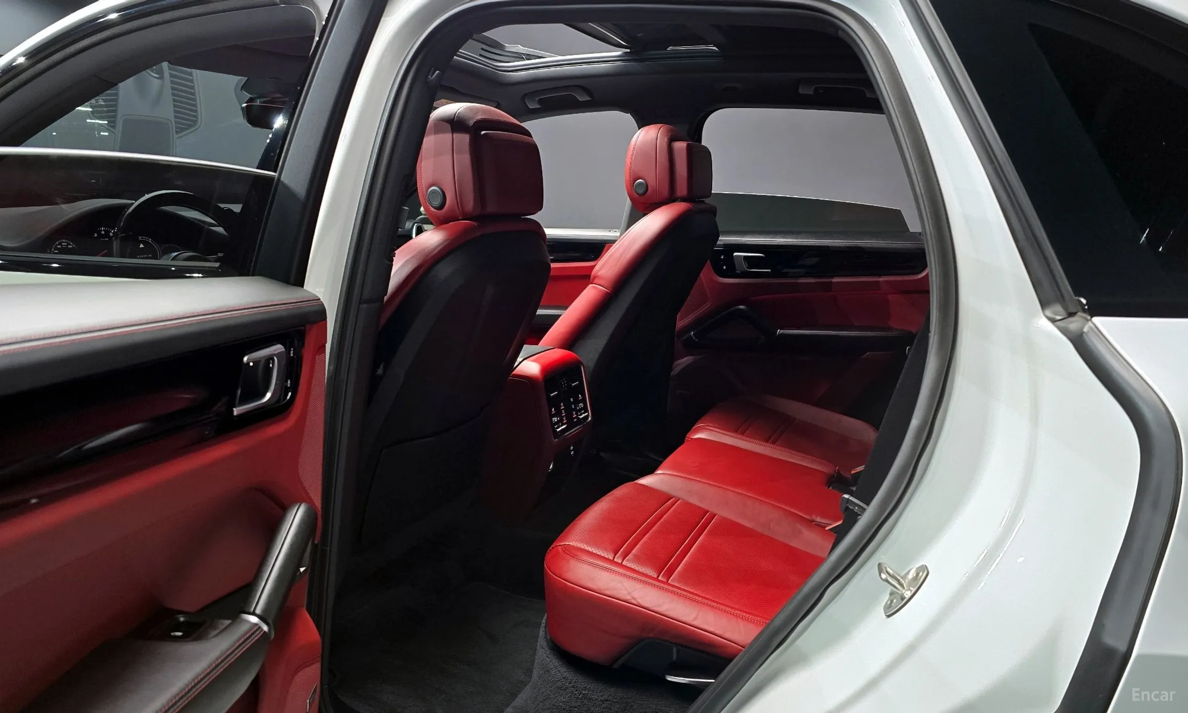 Porsche Cayenne (PO536) превью 13