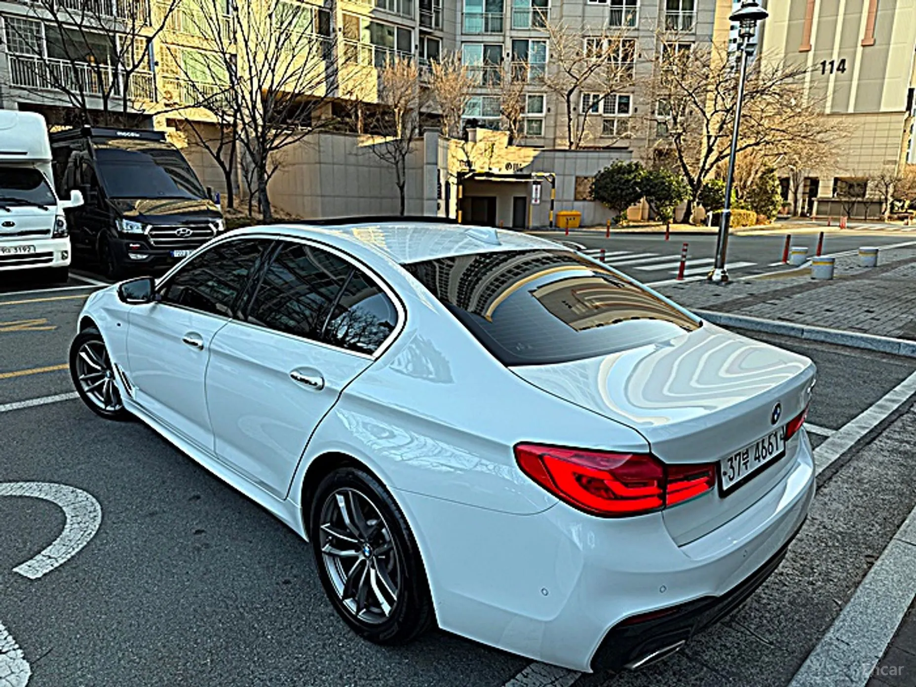 BMW 5 Series (G30) превью 2