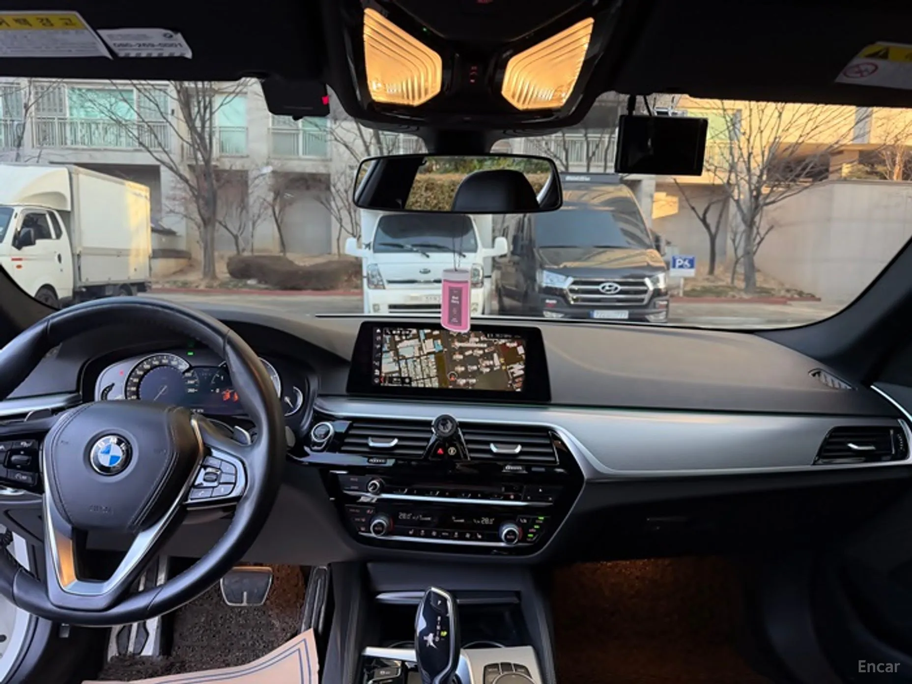 BMW 5 Series (G30) превью 7