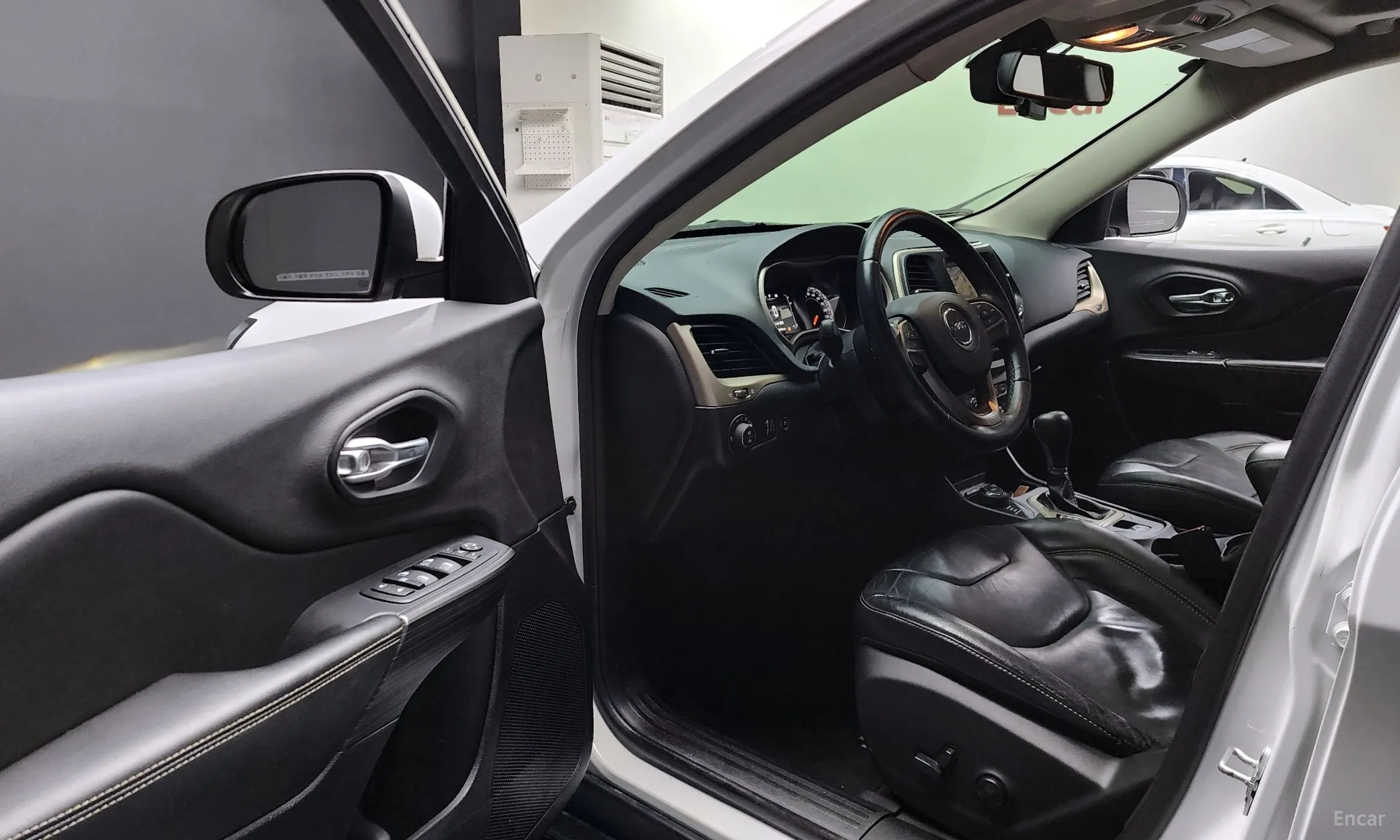 Jeep Cherokee (KL) превью 10