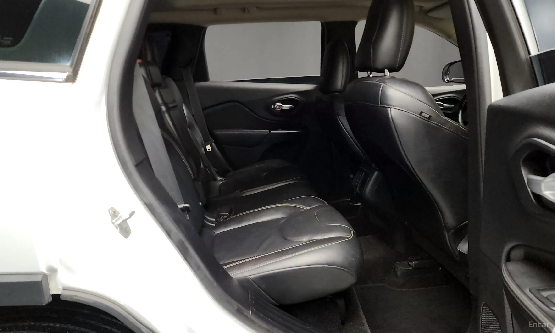 Jeep Cherokee (KL) превью 12