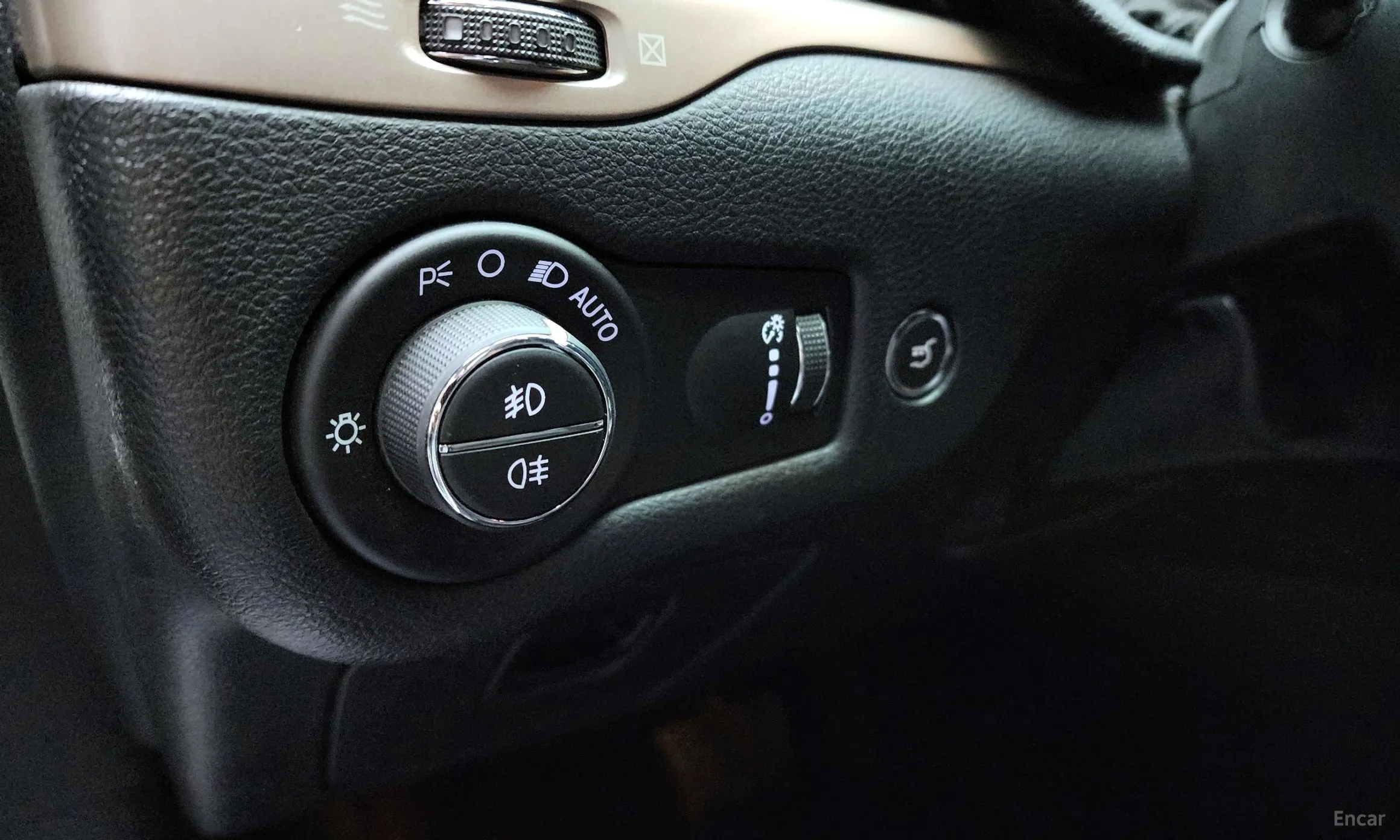 Jeep Cherokee (KL) превью 17