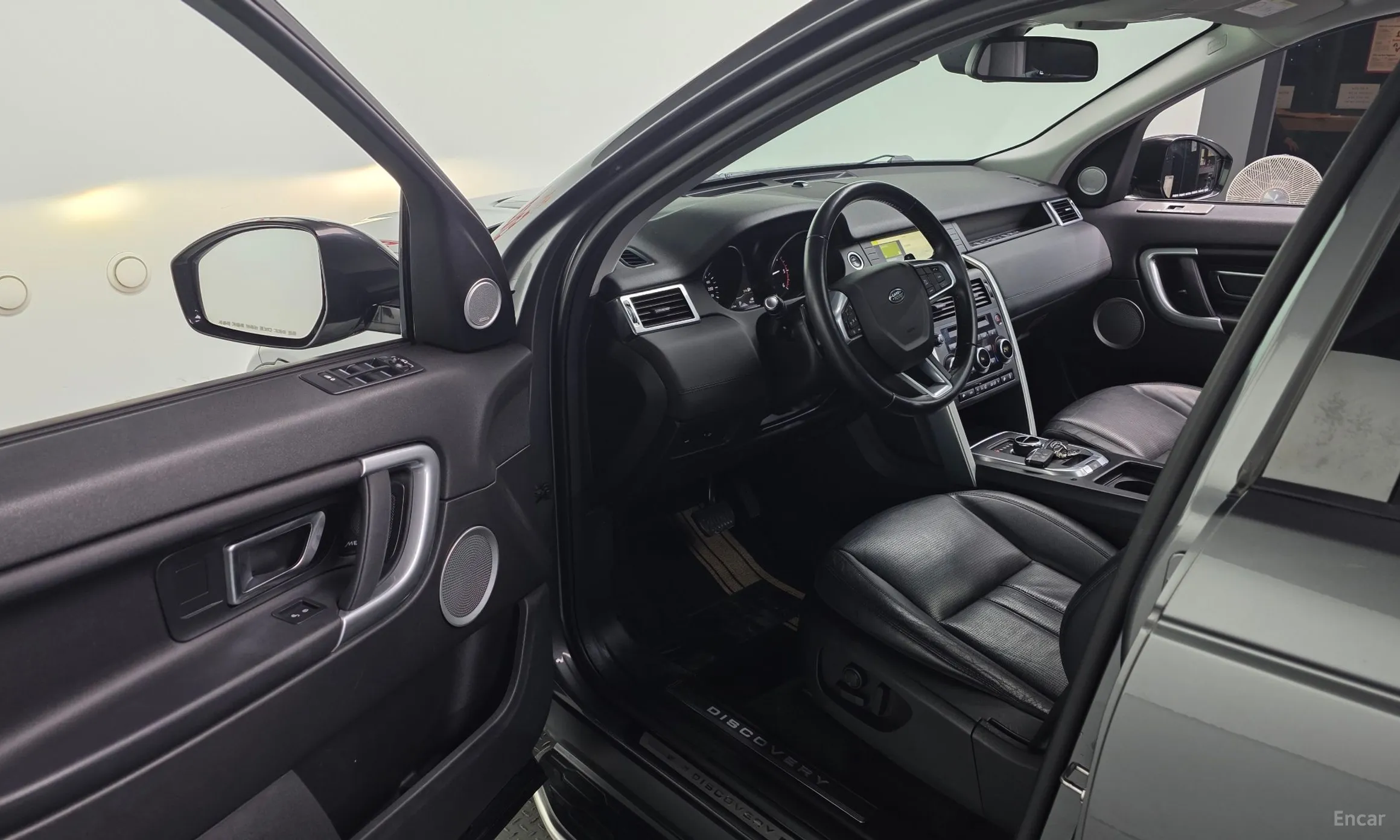 Land Rover Discovery Sports превью 11