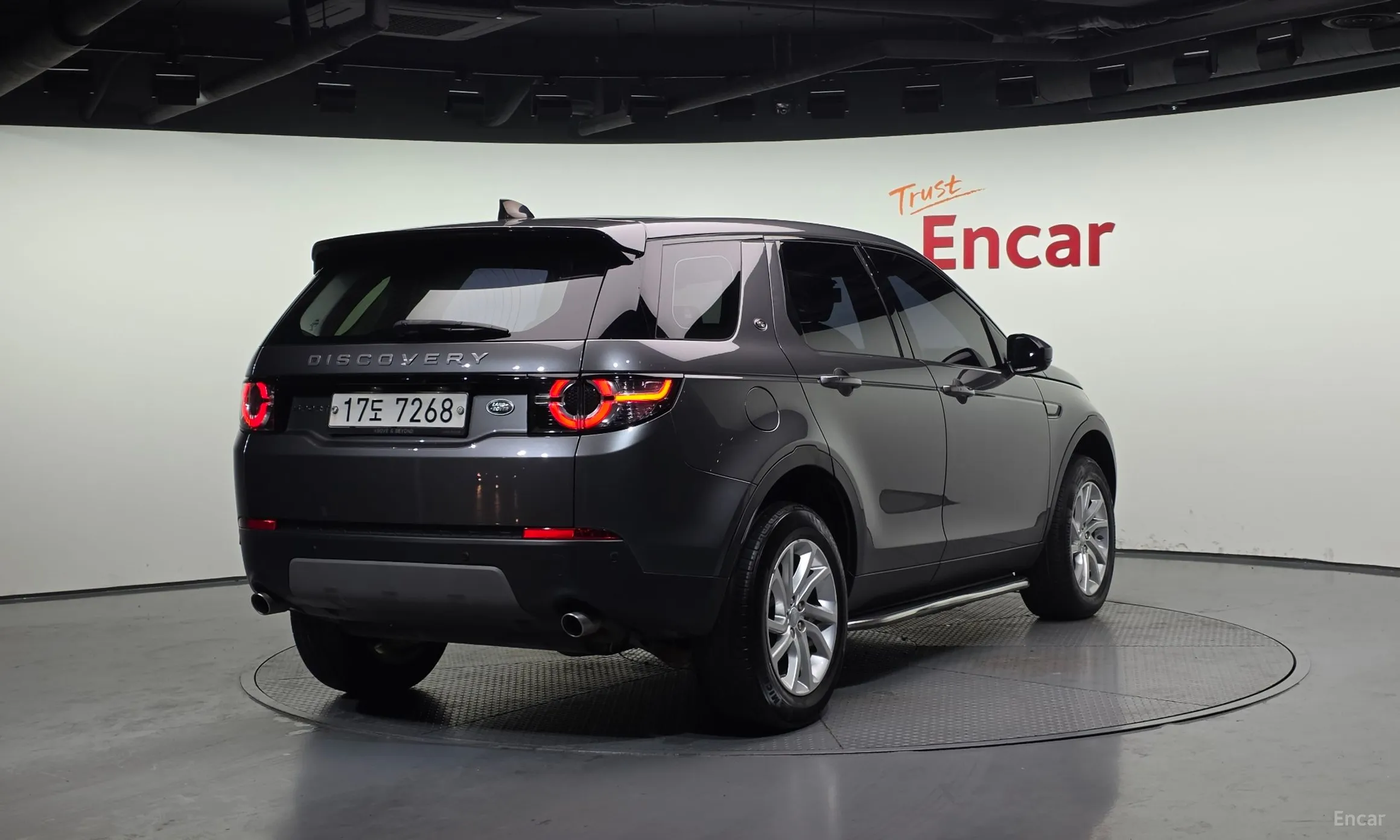 Land Rover Discovery Sports превью 2