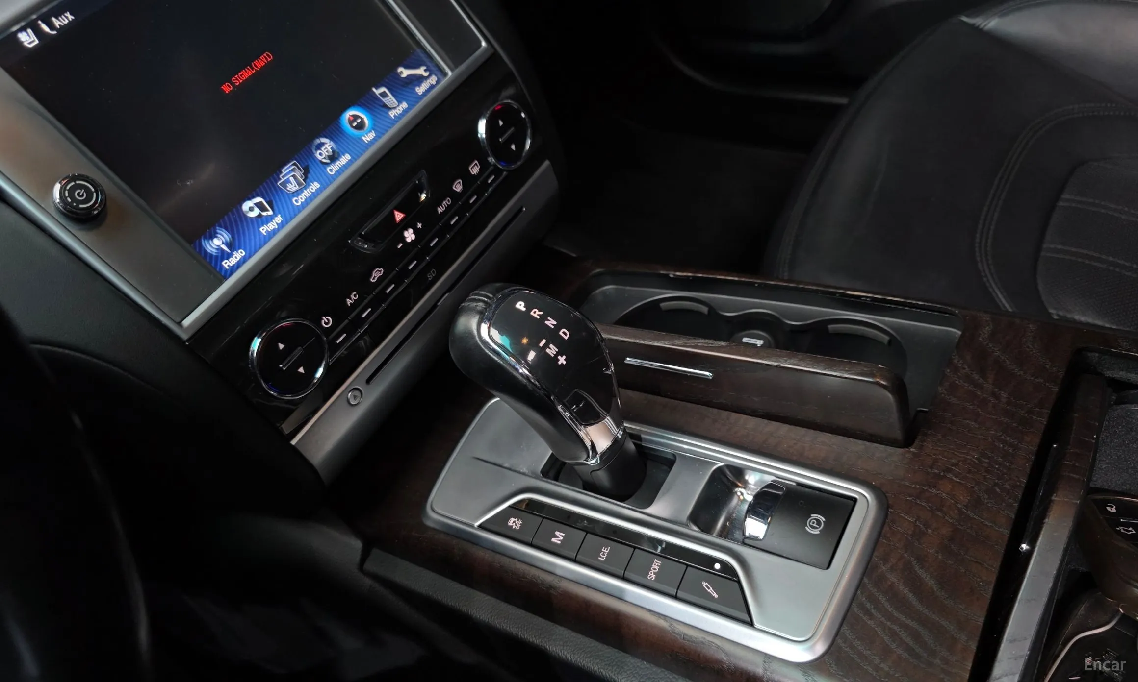 Maserati Quattroporte превью 9