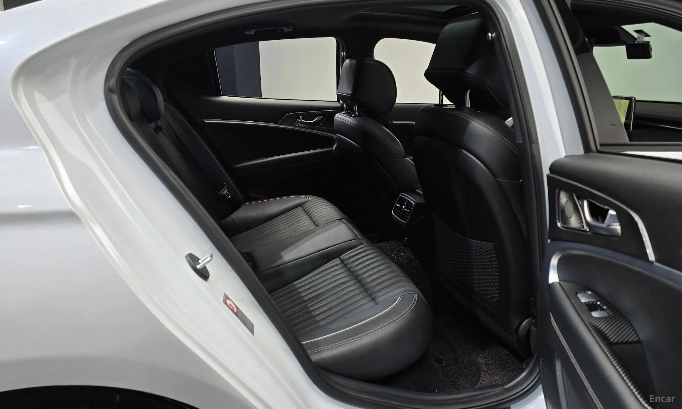 Genesis G70 превью 12