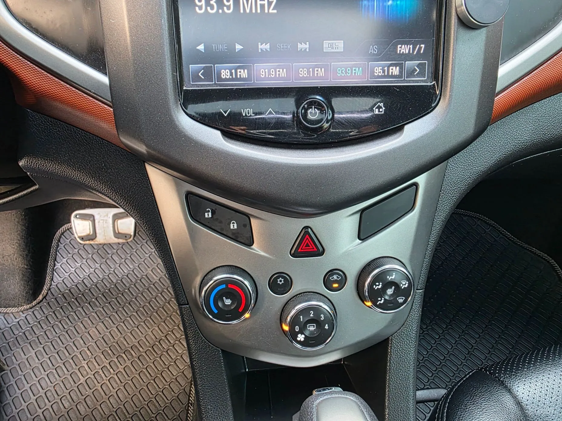 Chevrolet (GM Daewoo) Aveo Hatchback превью 15