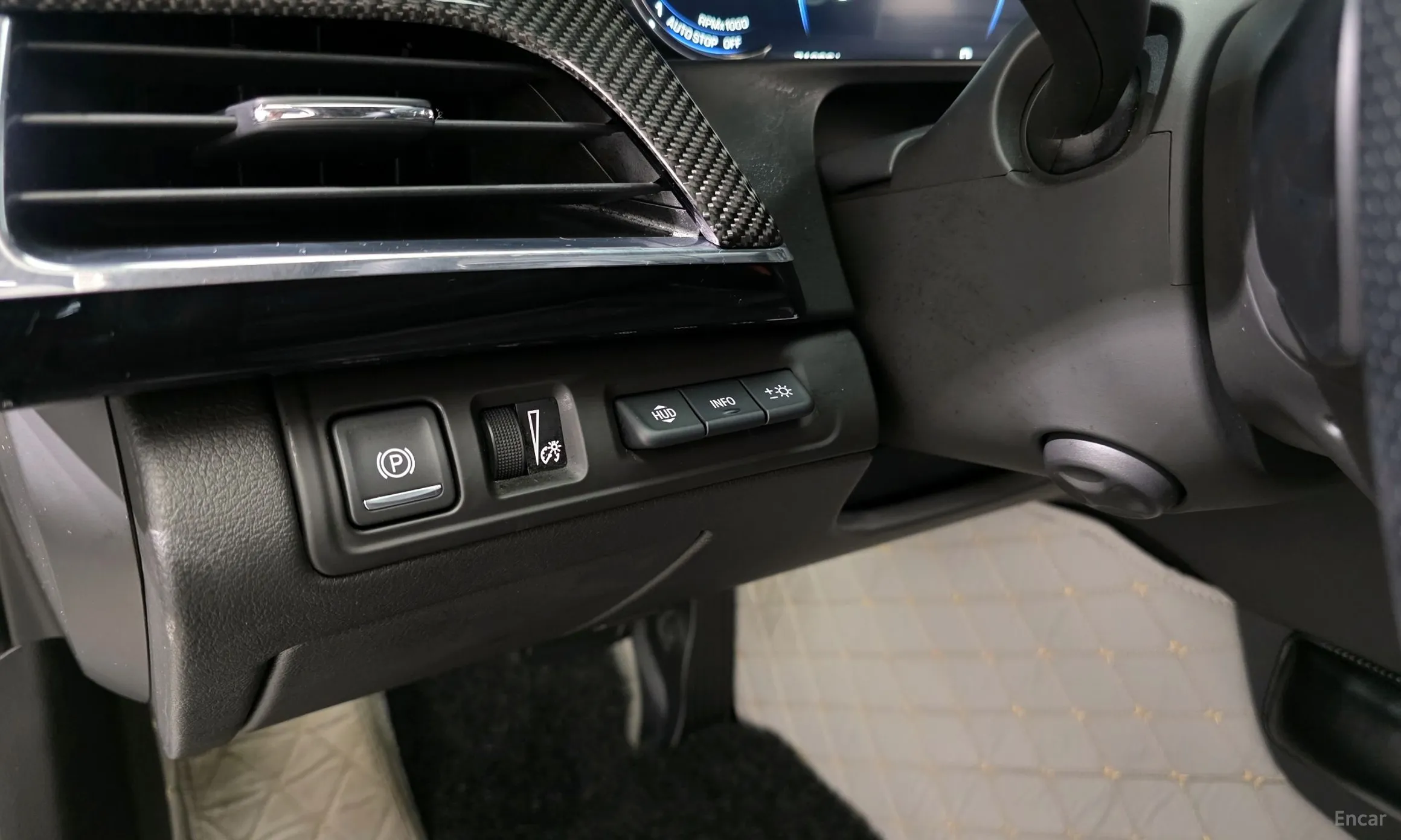 Cadillac CT6 превью 14