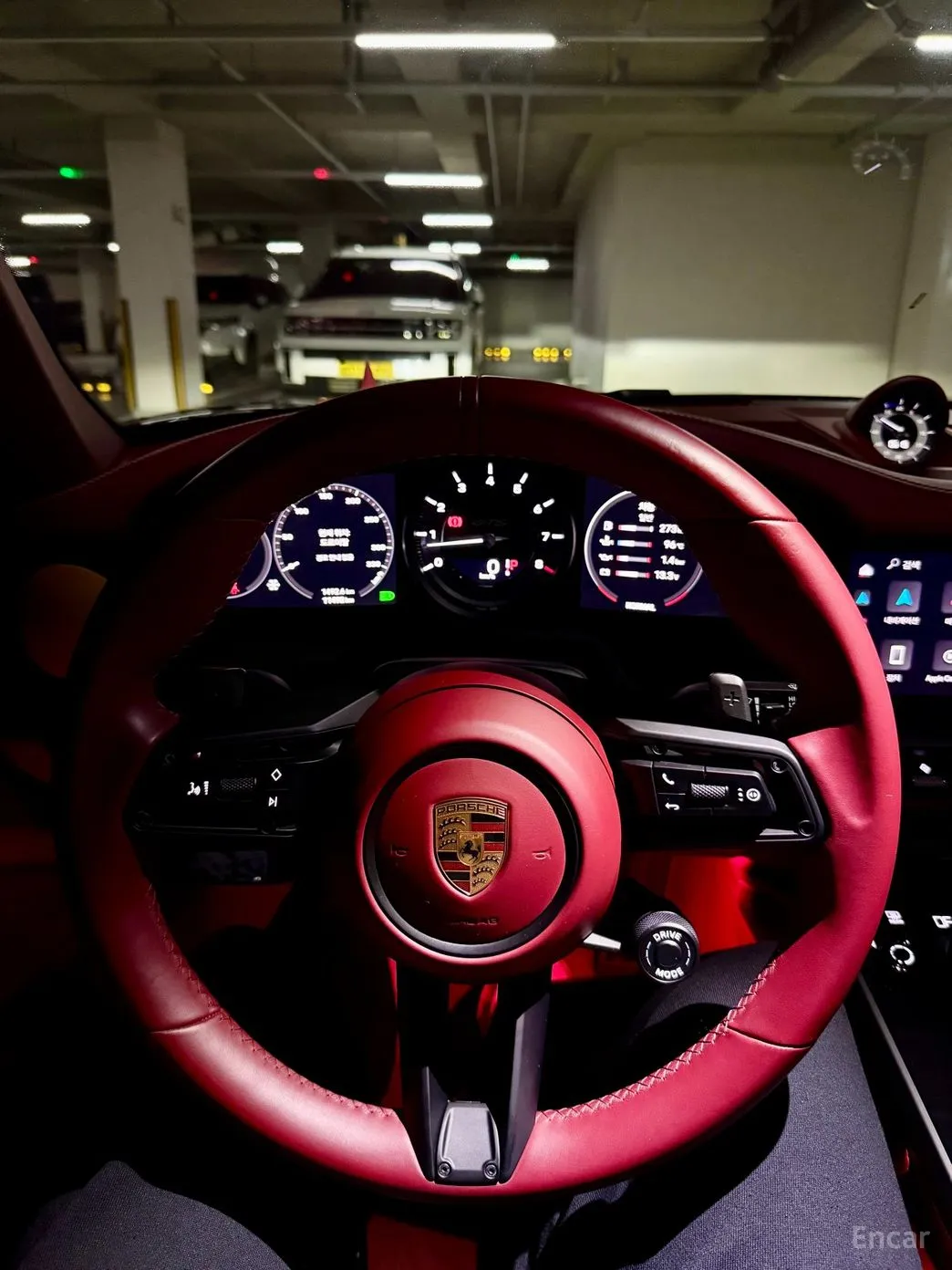 Porsche 911 (992) превью 15