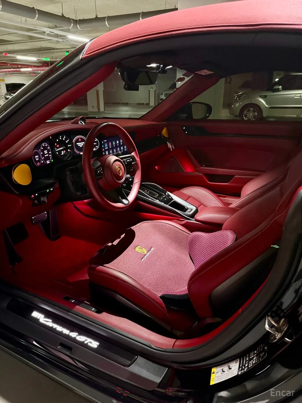 Porsche 911 (992) превью 19