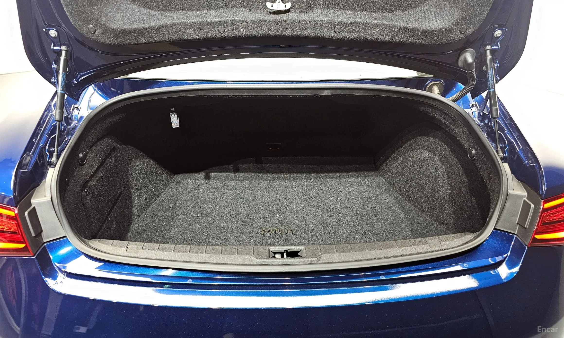 Infiniti Q60 (CV37) превью 20