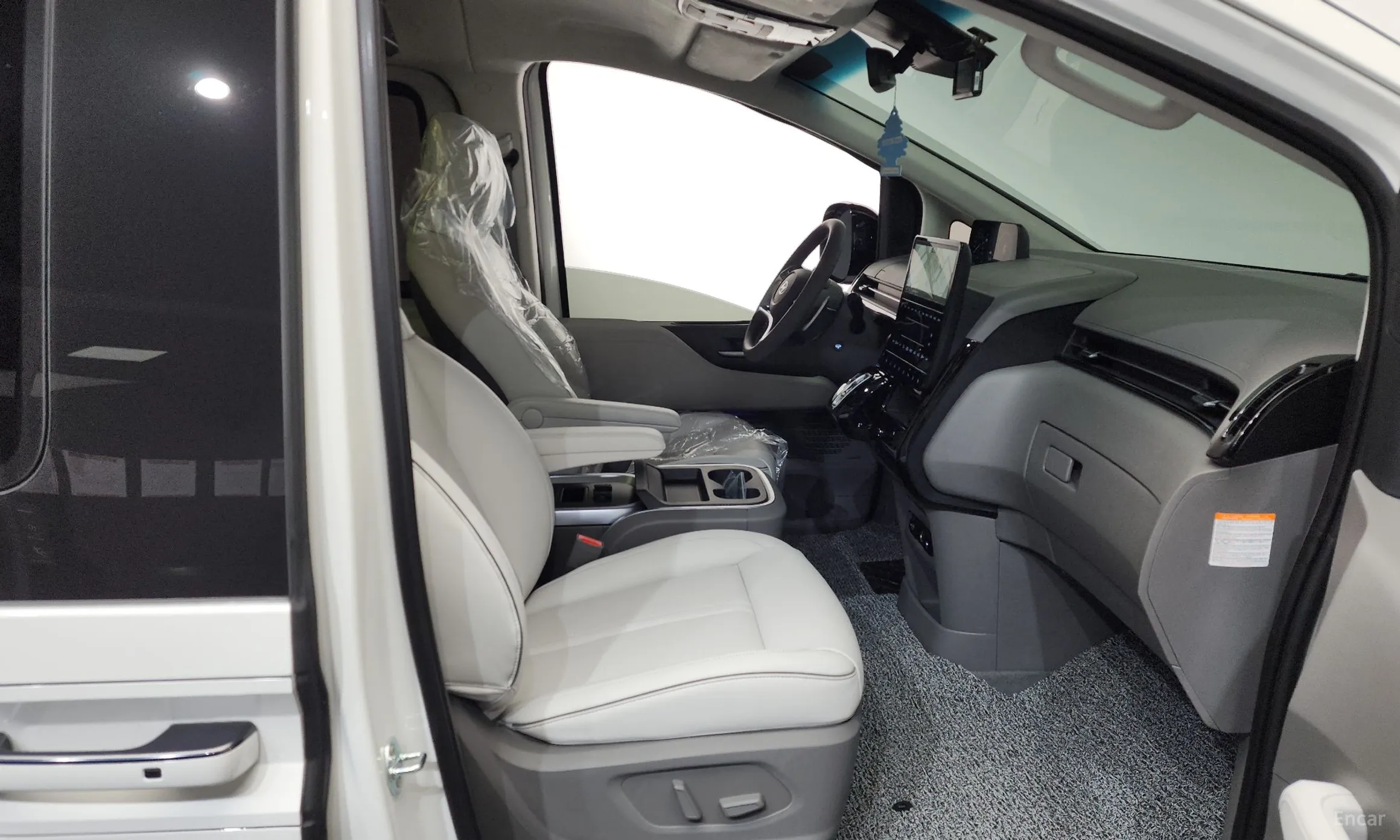 Hyundai Staria превью 11
