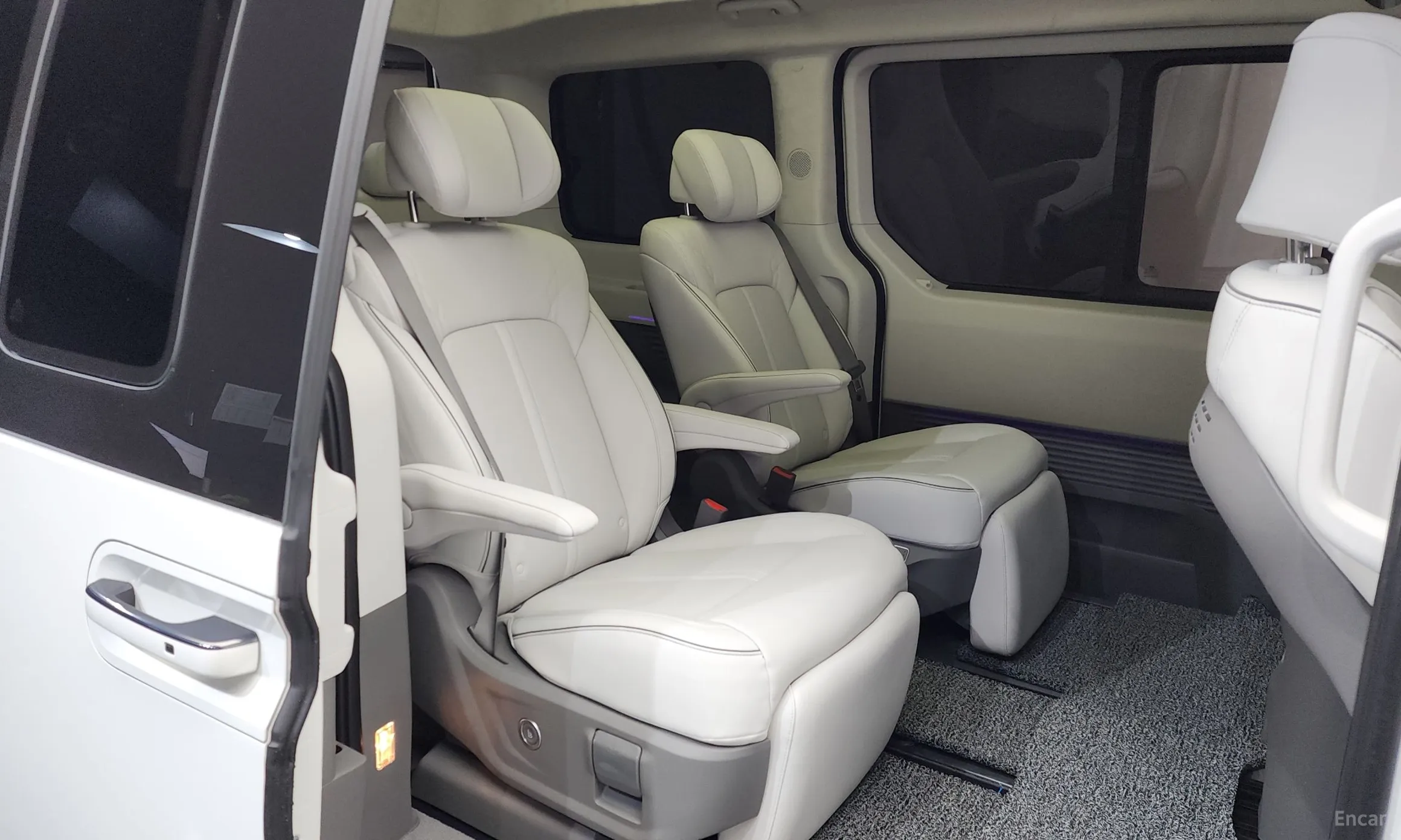 Hyundai Staria превью 12