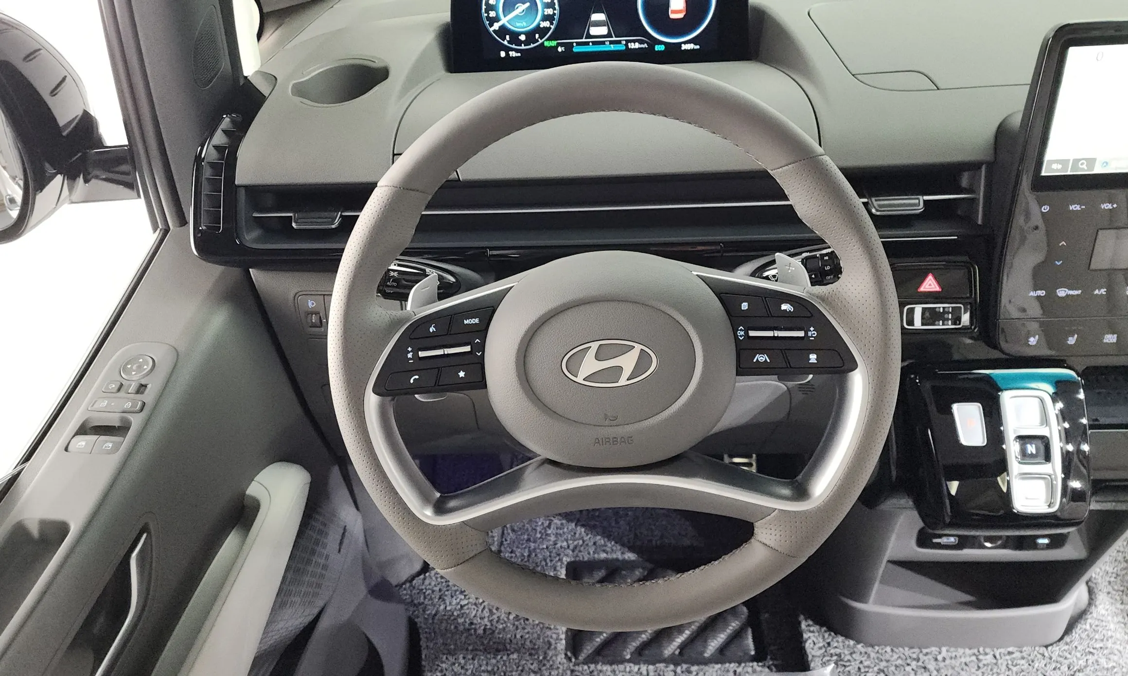 Hyundai Staria превью 13