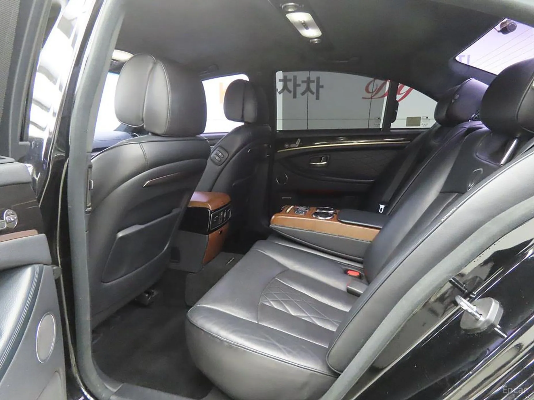 KG Mobility (SsangYong) Chairman W превью 6