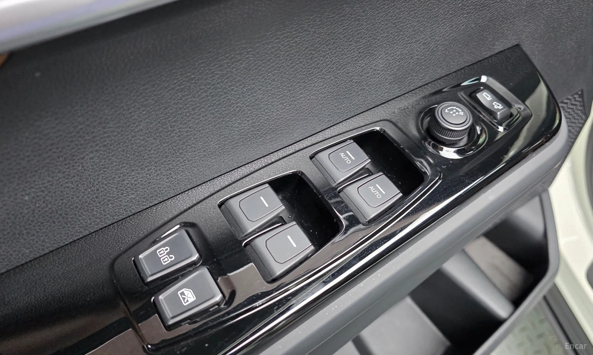 KG Mobility (SsangYong) Torres превью 12