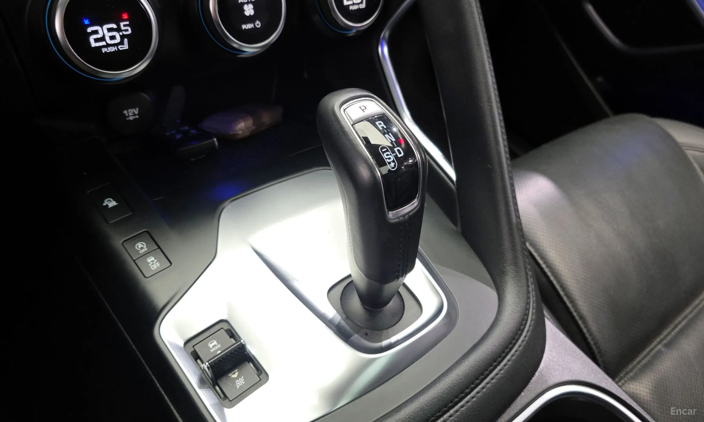Jaguar E-PACE превью 9