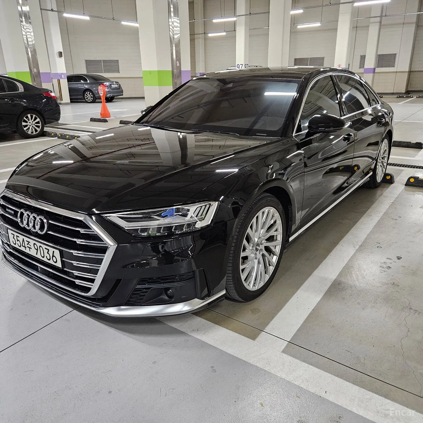 Audi A8 (D5)