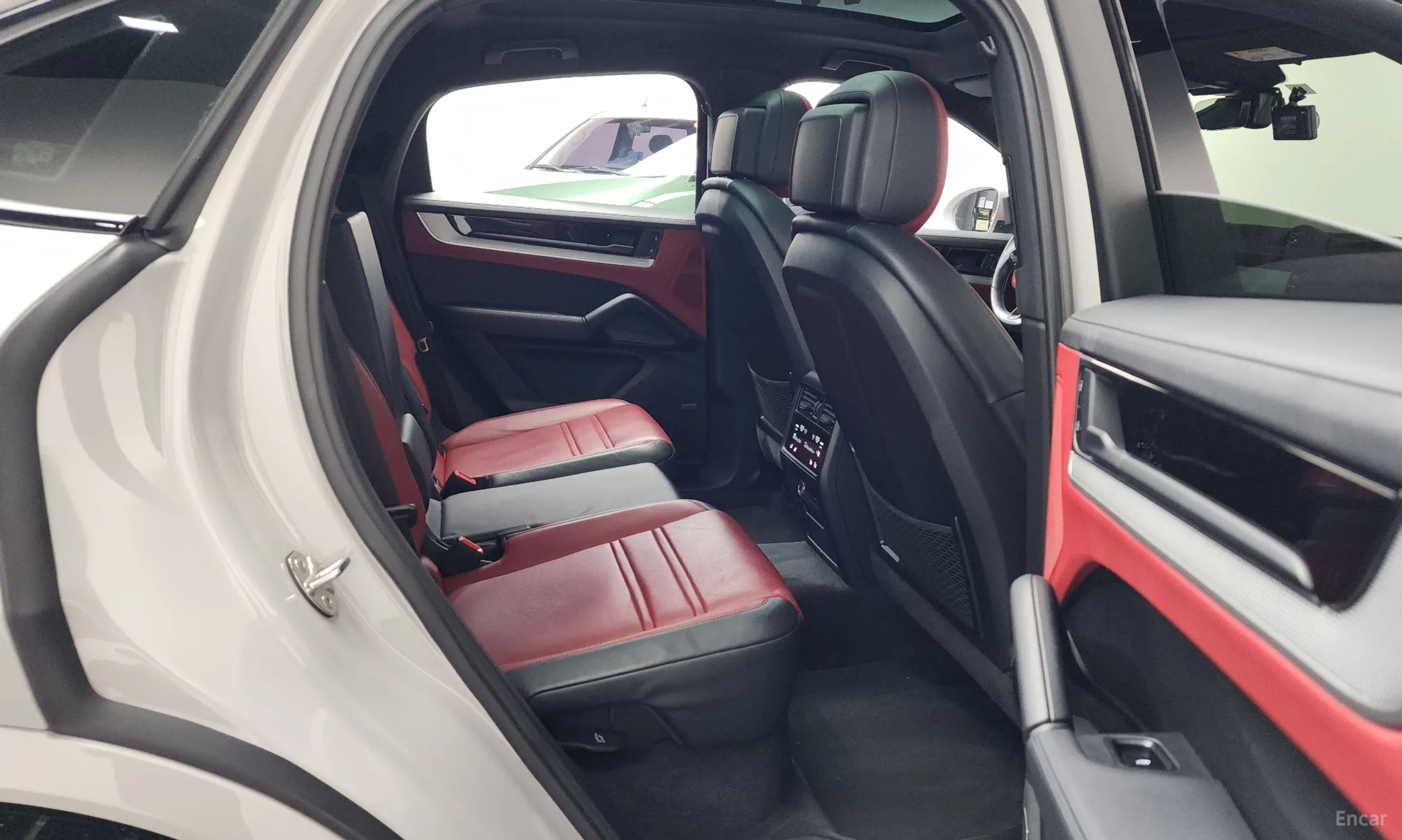 Porsche Cayenne (PO536) превью 12