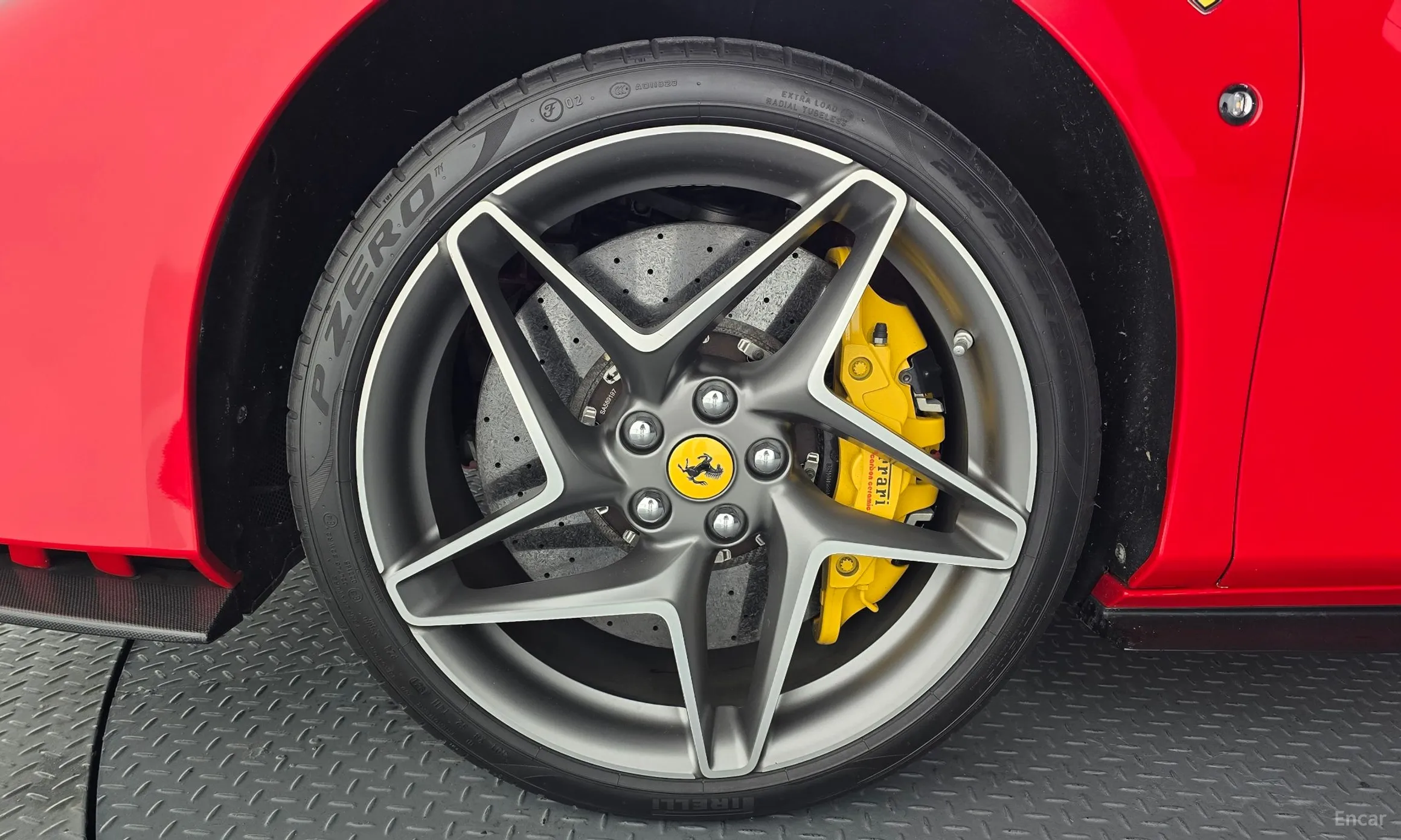 Ferrari F8 Tributo превью 5