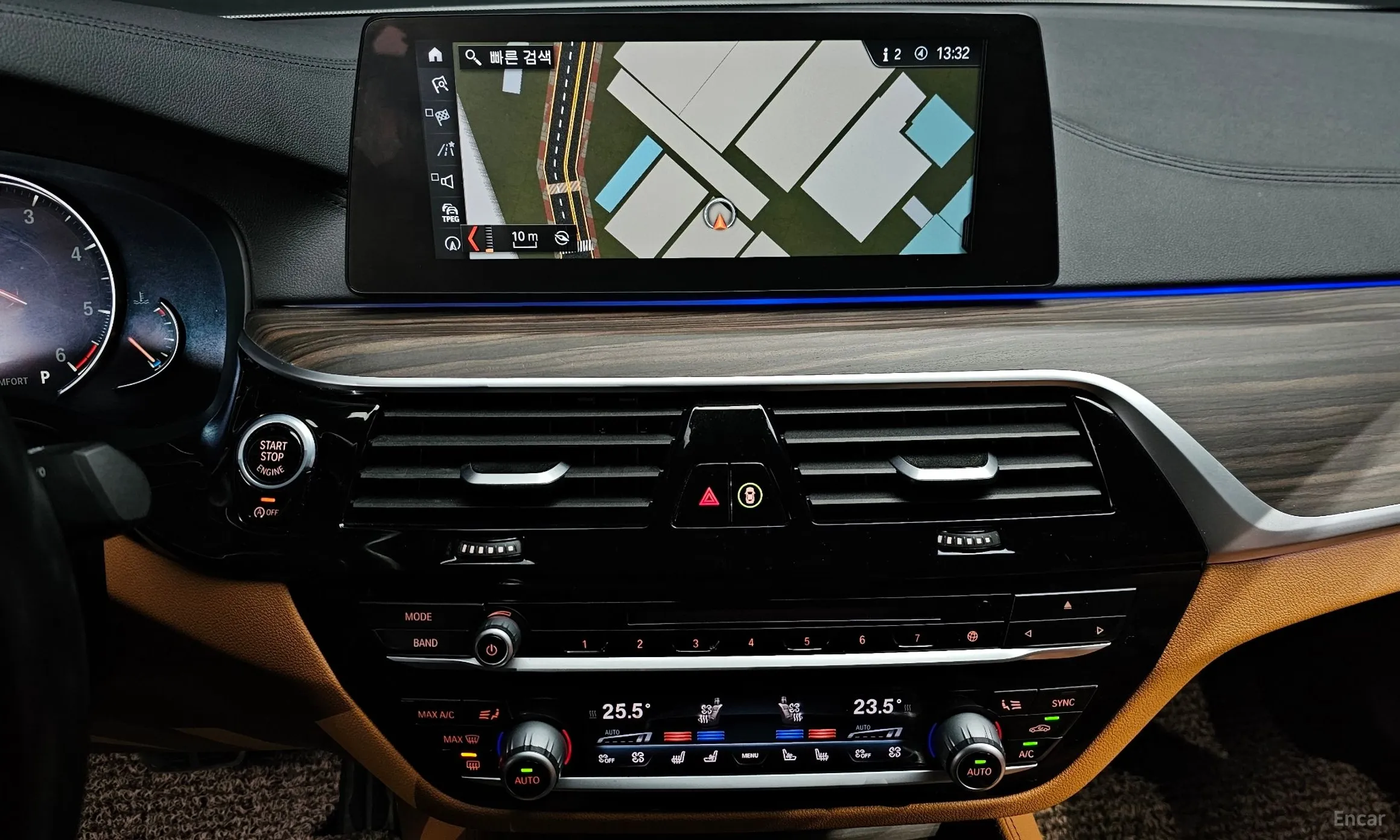 BMW 5 Series (G30) превью 14