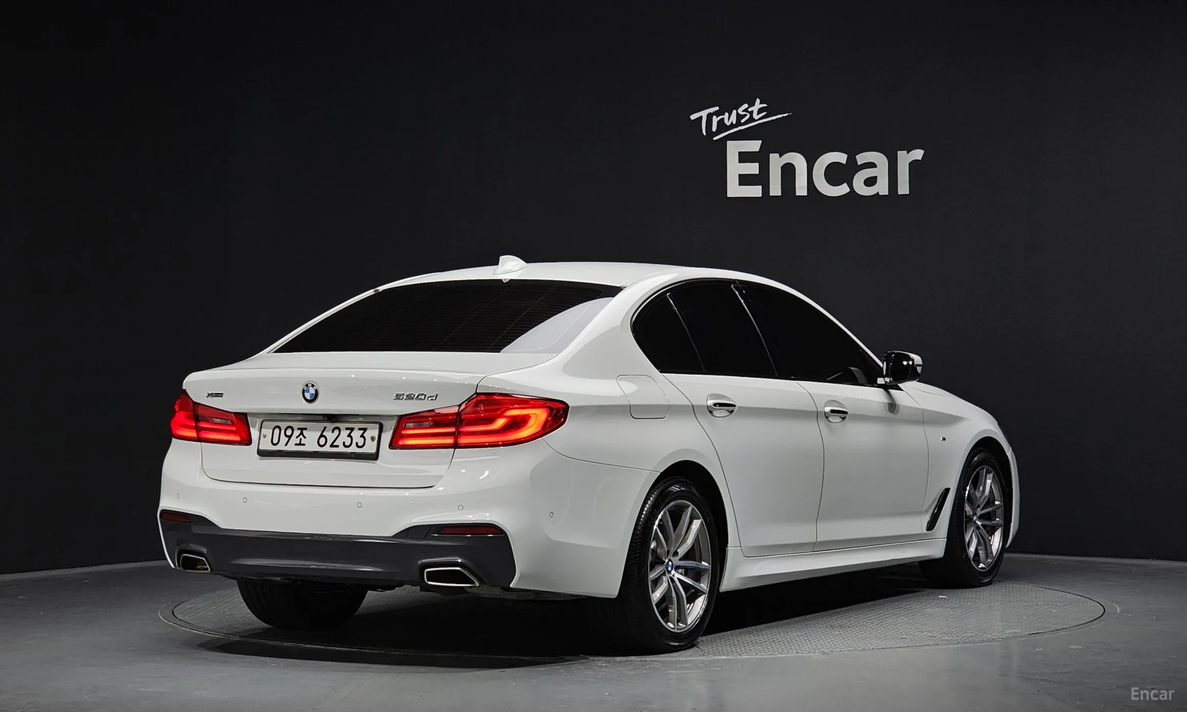 BMW 5 Series (G30) превью 2