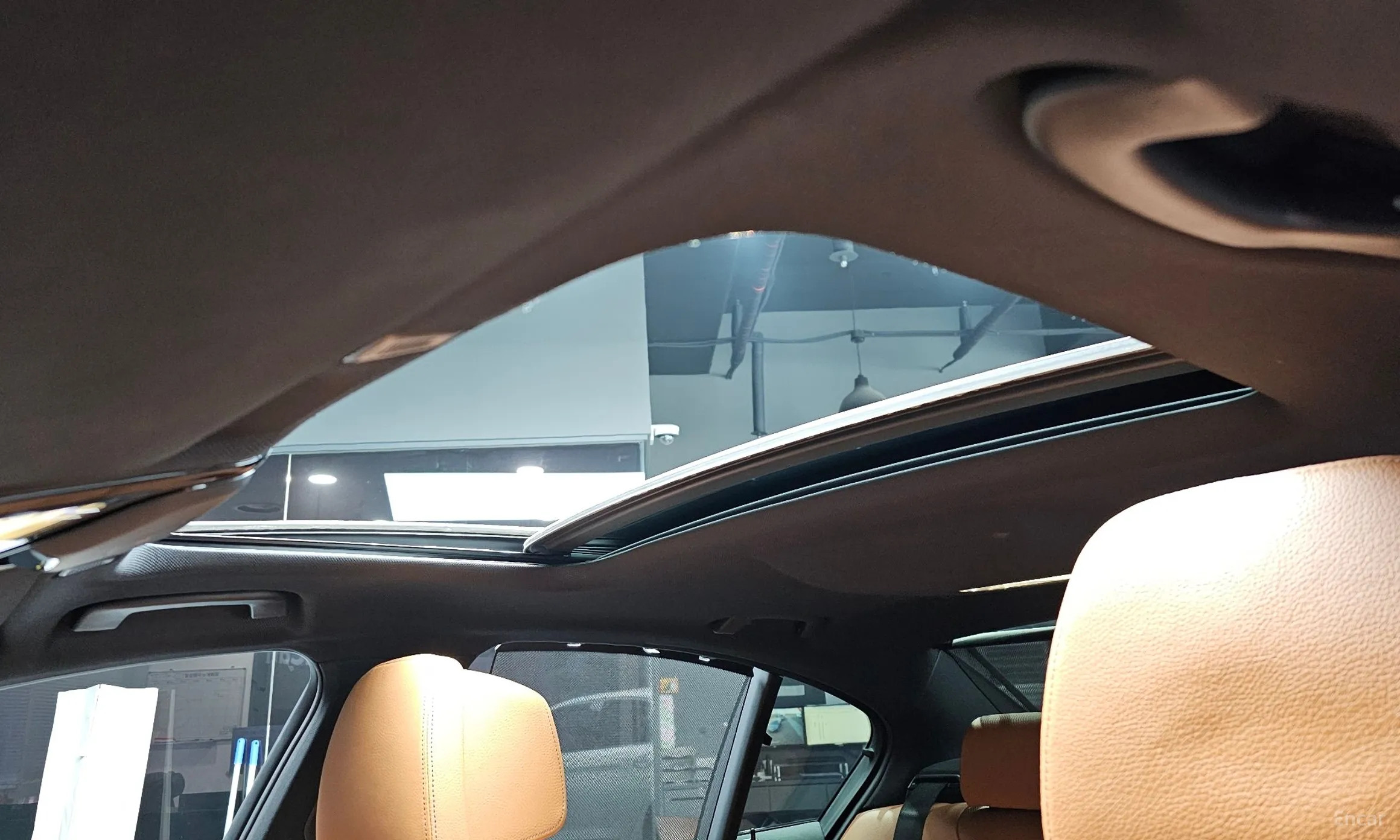 BMW 5 Series (G30) превью 18