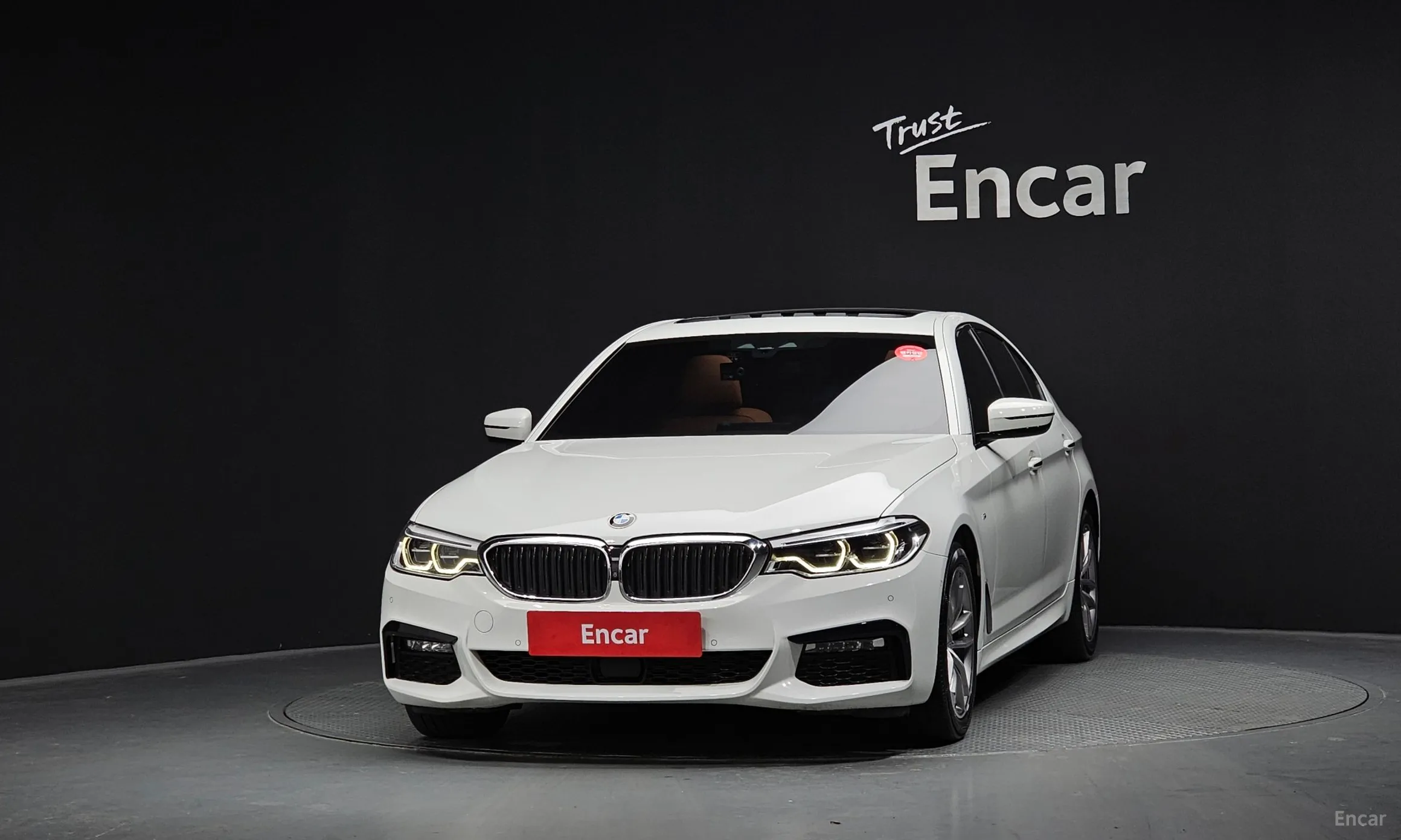 BMW 5 Series (G30) превью 3