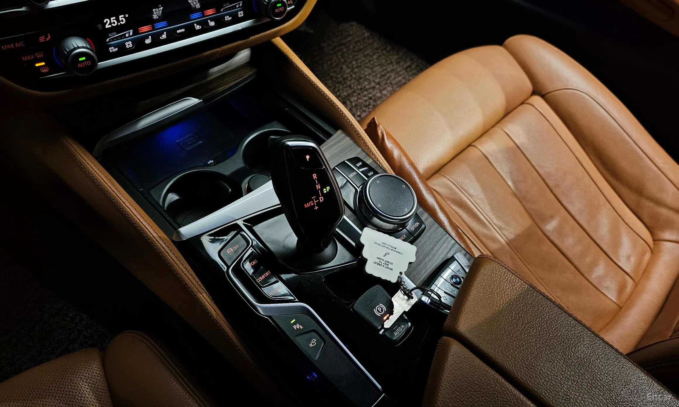 BMW 5 Series (G30) превью 9