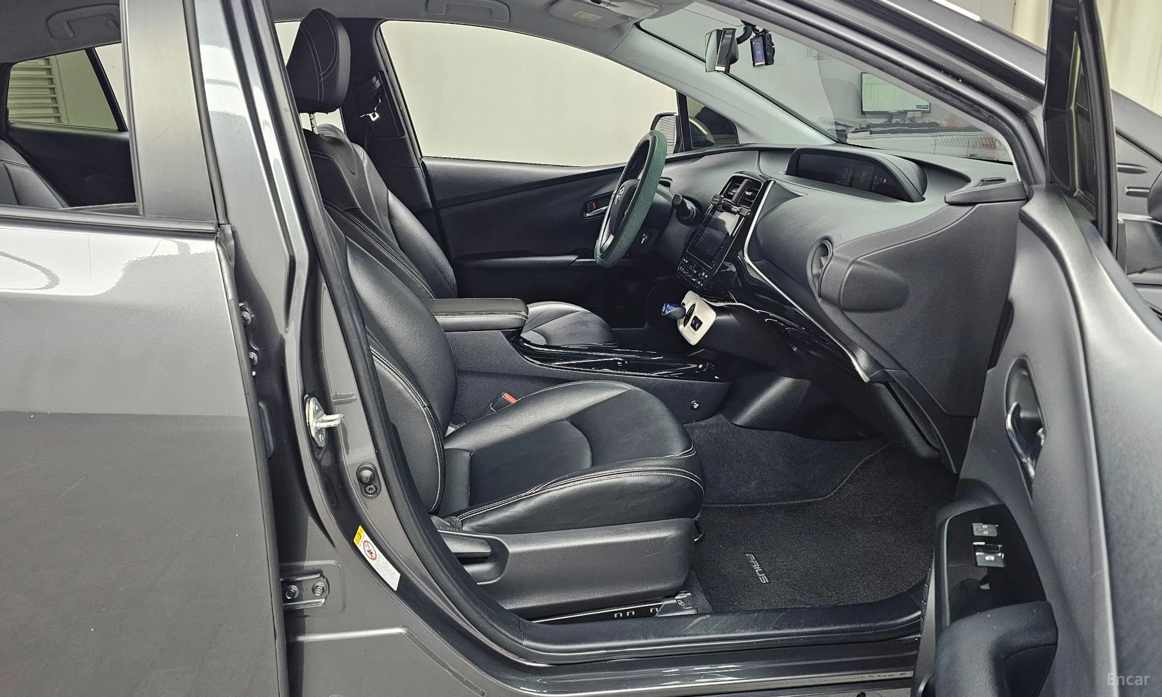 Toyota Prius 4th Generation превью 11