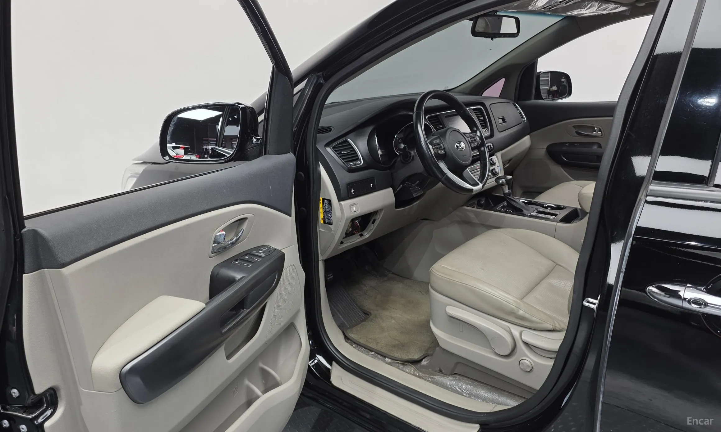 Kia Carnival превью 11