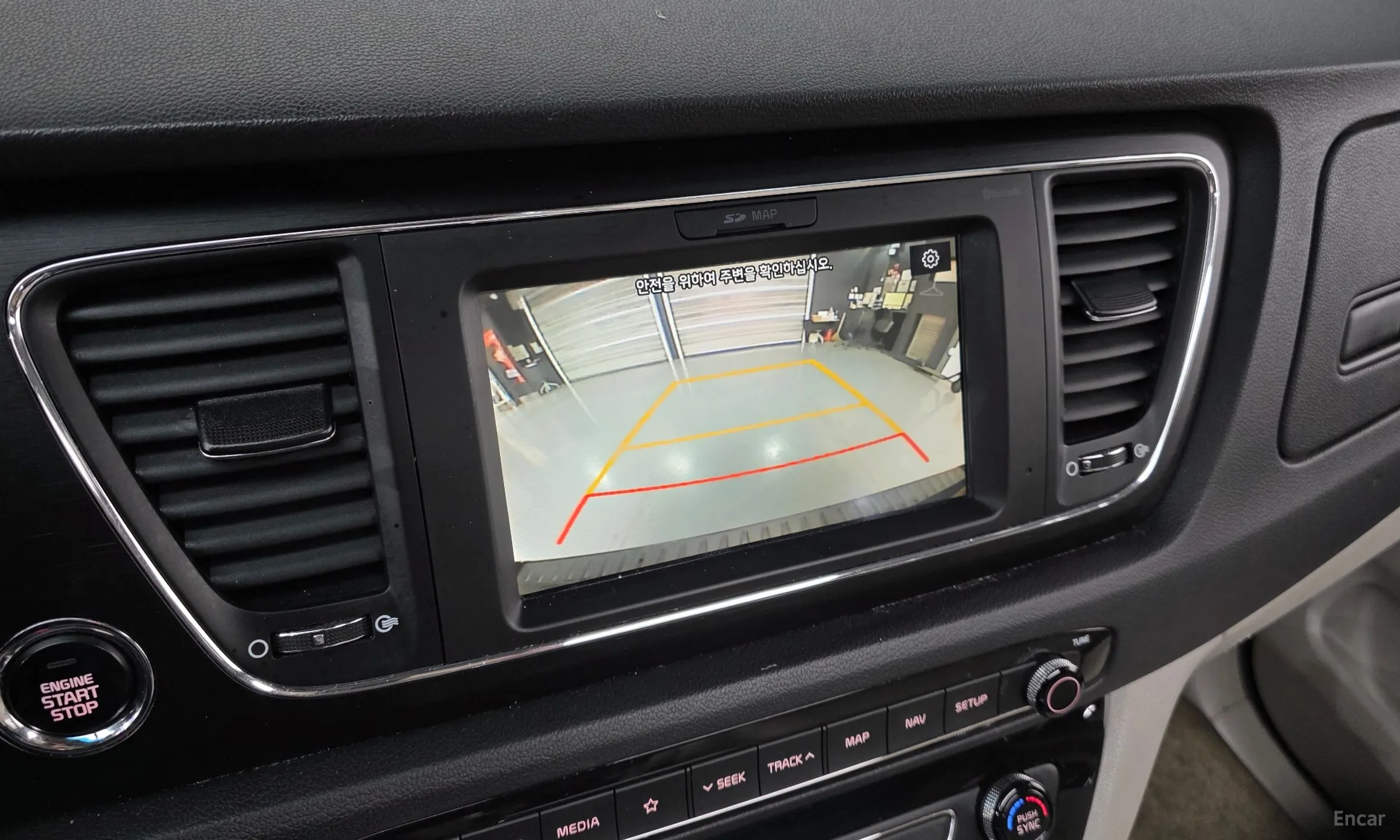 Kia Carnival превью 15