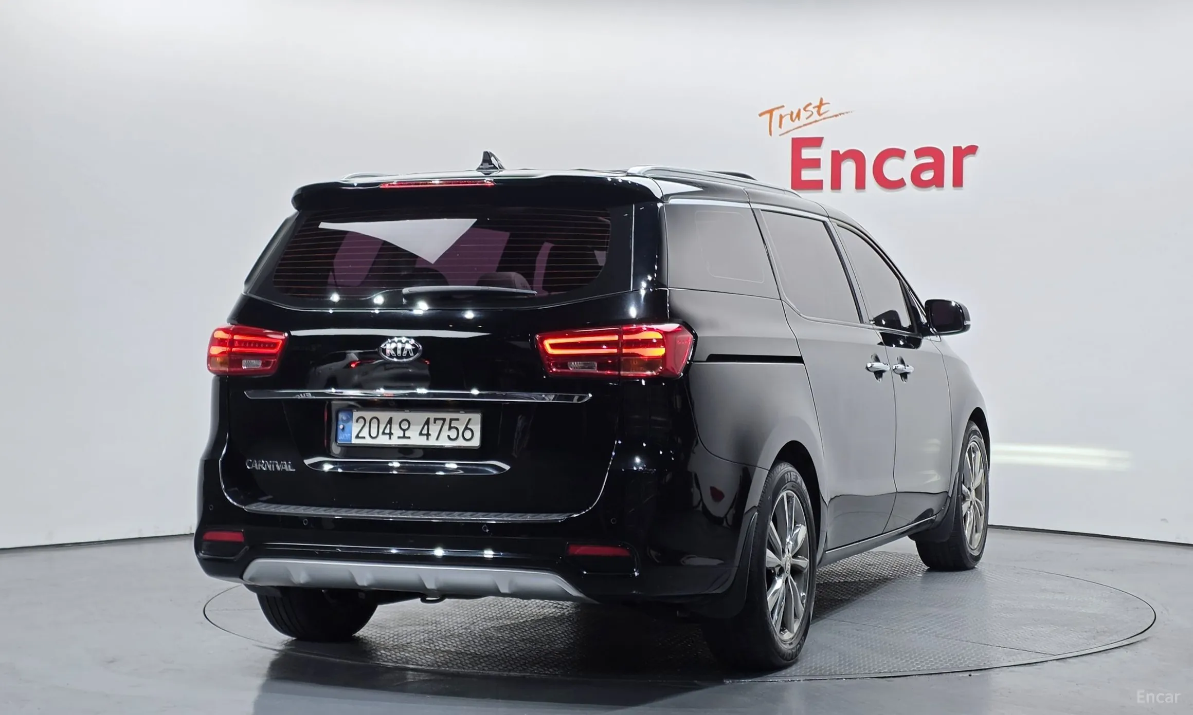 Kia Carnival превью 2