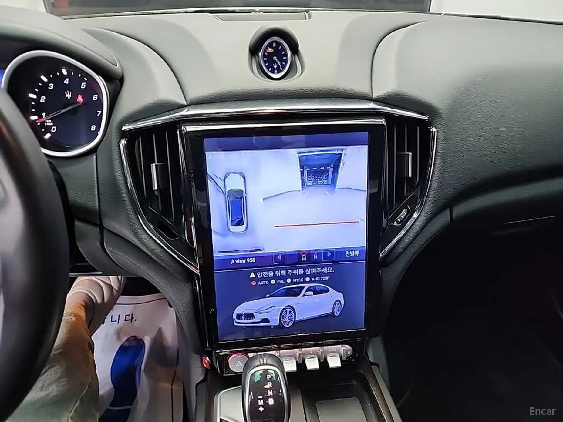 Maserati Ghibli превью 10