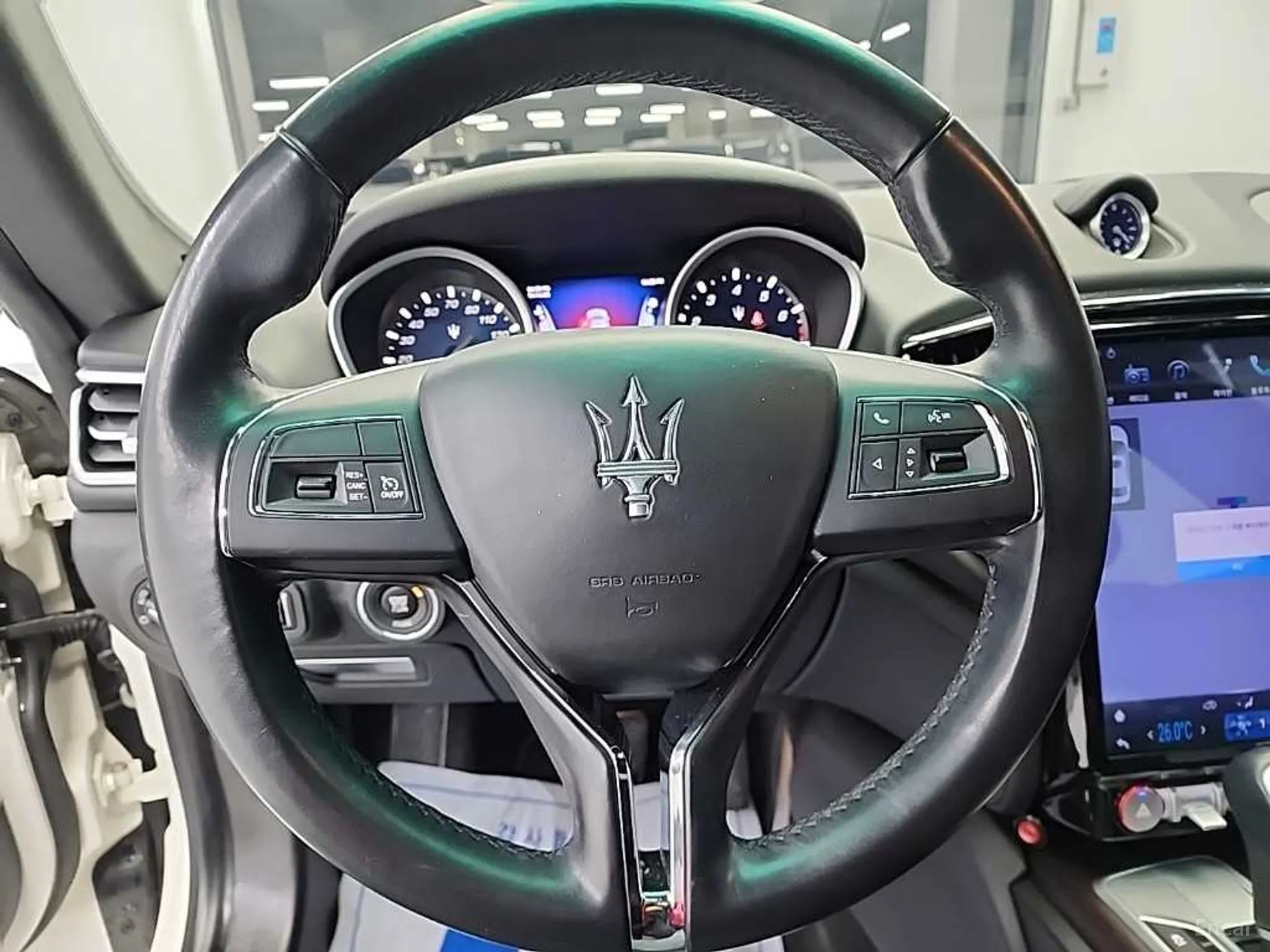 Maserati Ghibli превью 11