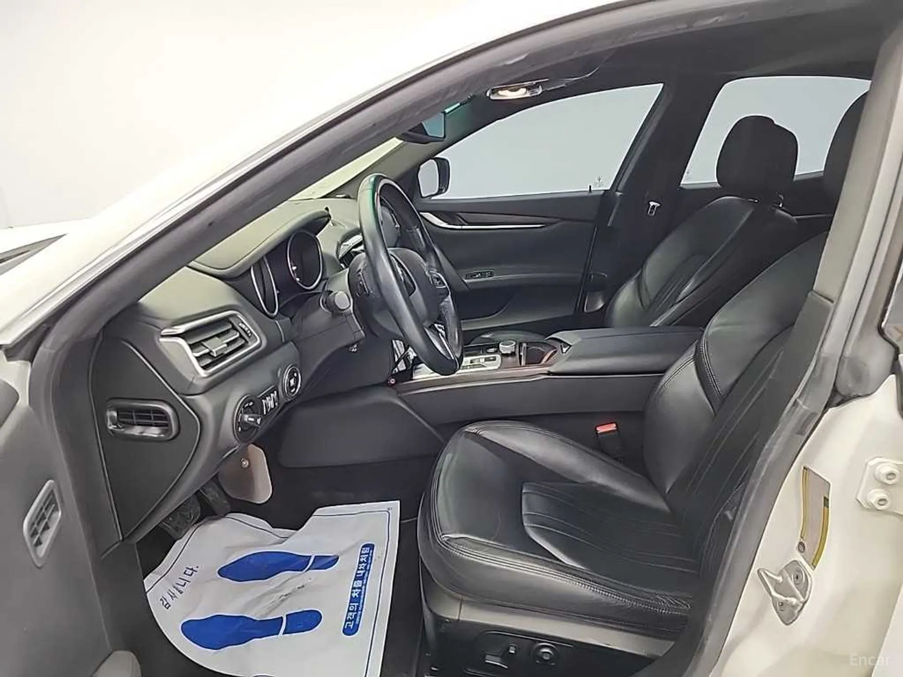 Maserati Ghibli превью 12