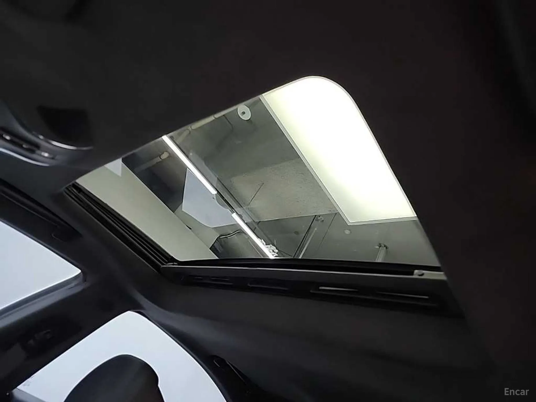 Maserati Ghibli превью 13