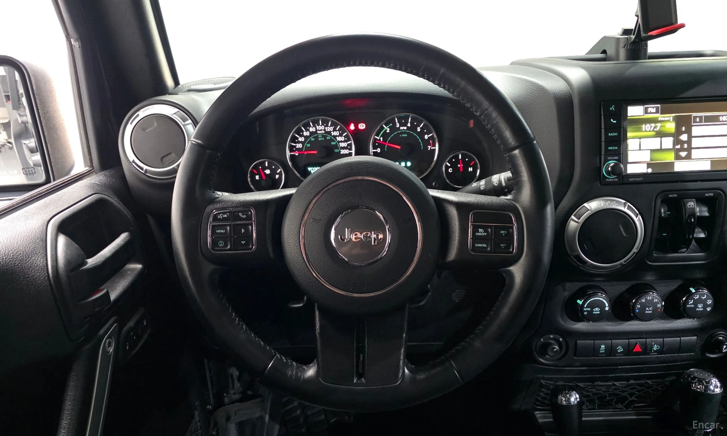 Jeep Wrangler (JK) превью 13