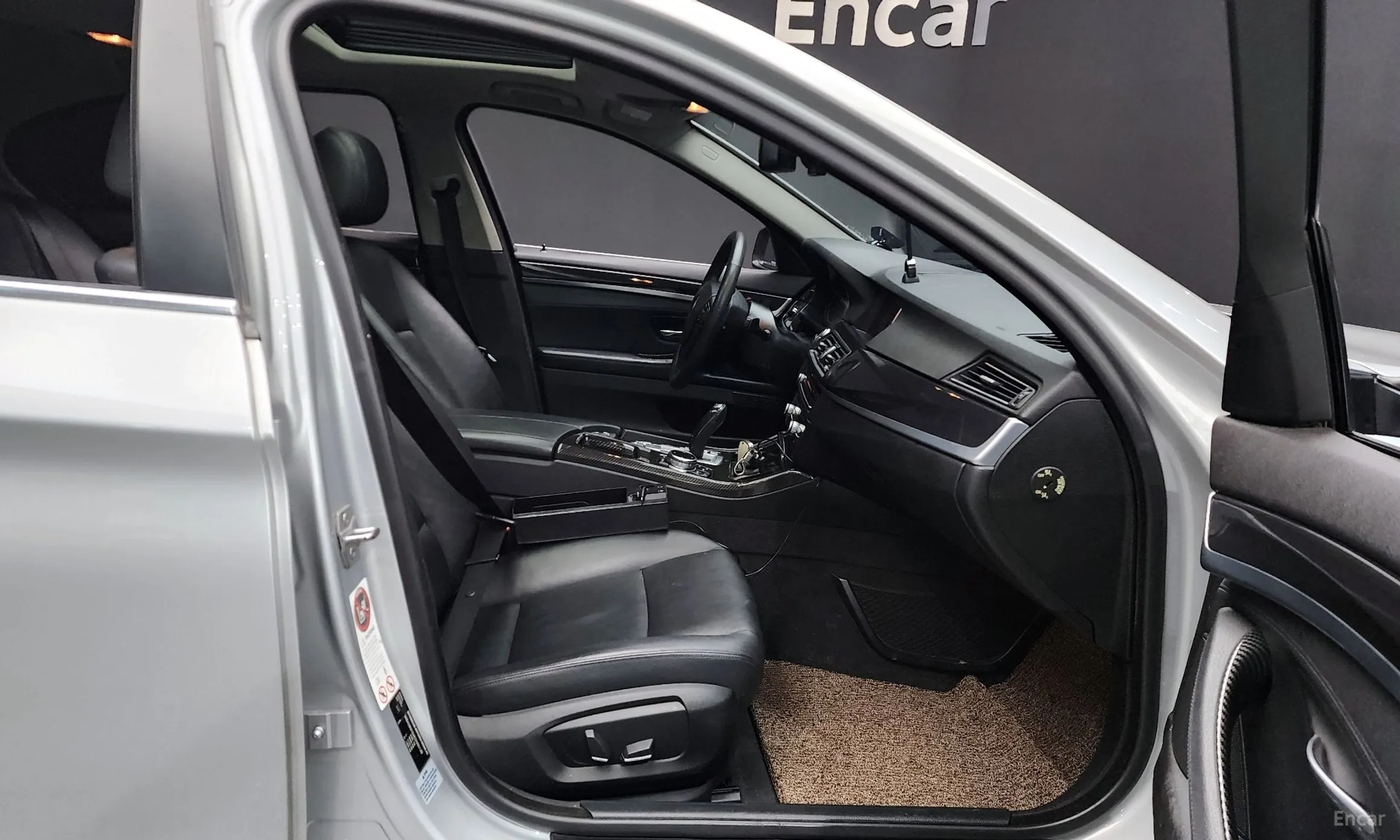 BMW 5 Series (F10) превью 11