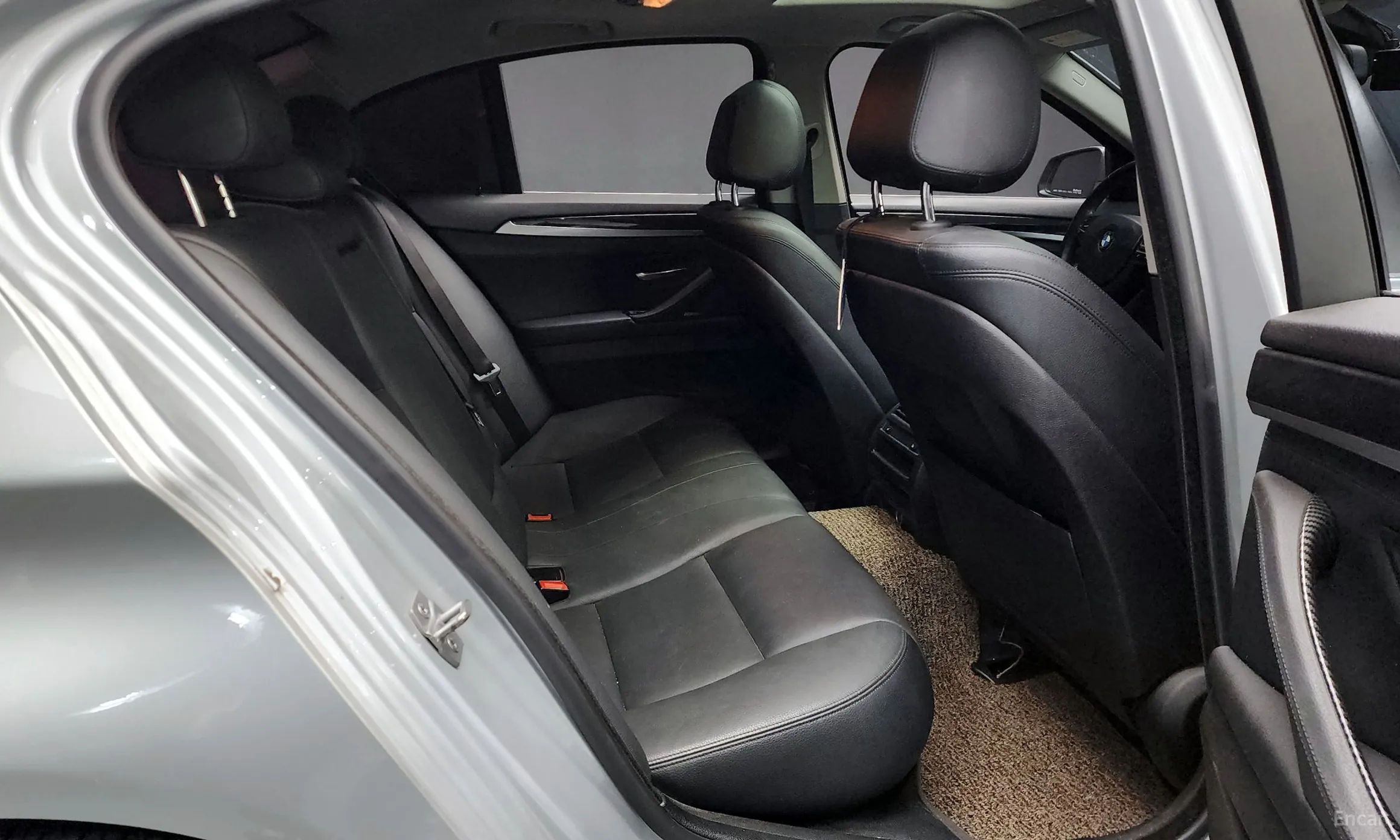BMW 5 Series (F10) превью 12